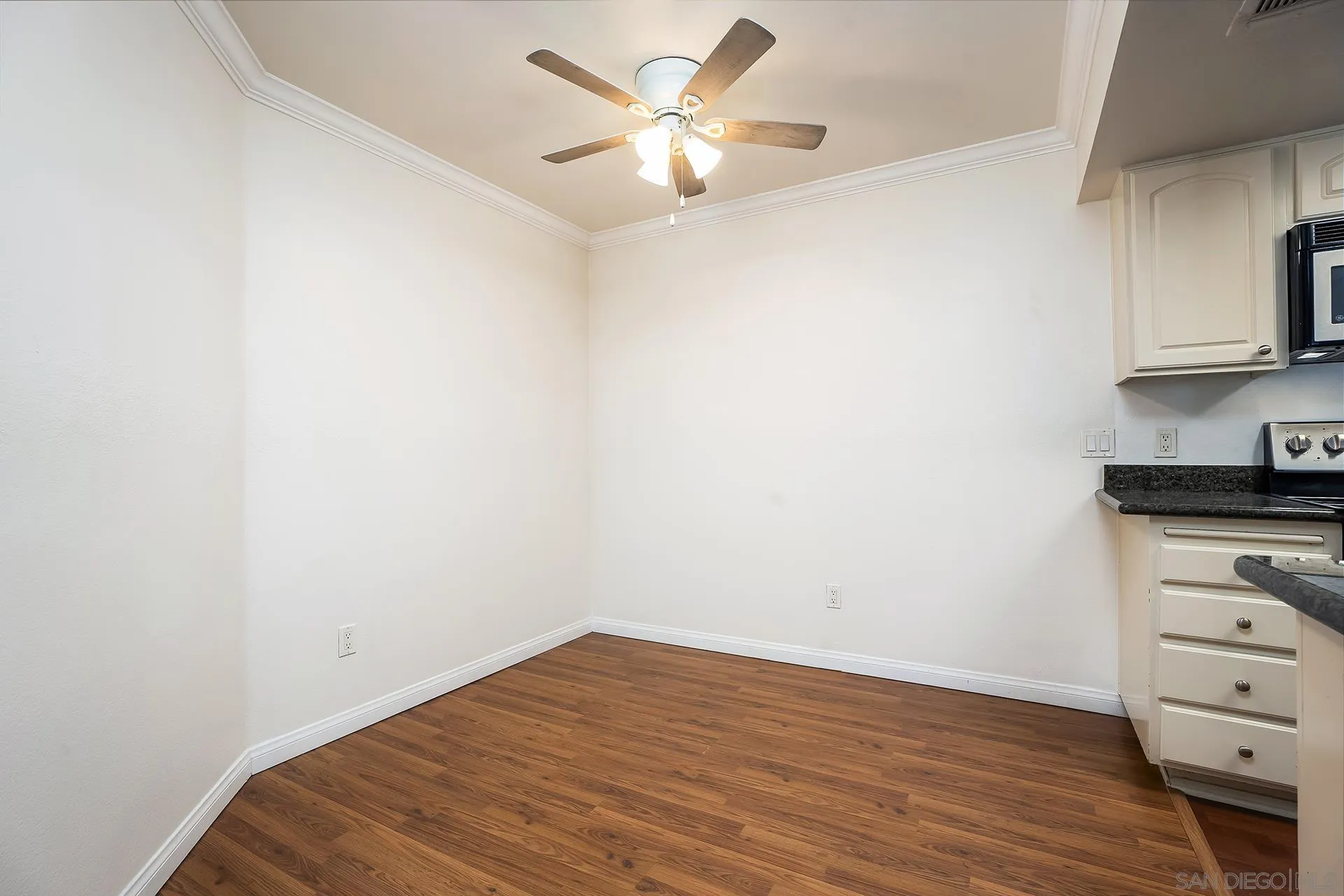 Photo #8: 260007936 Listing: Photo #8