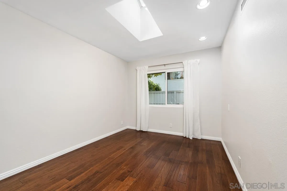 Photo #33: 260007938 Listing: Photo #33