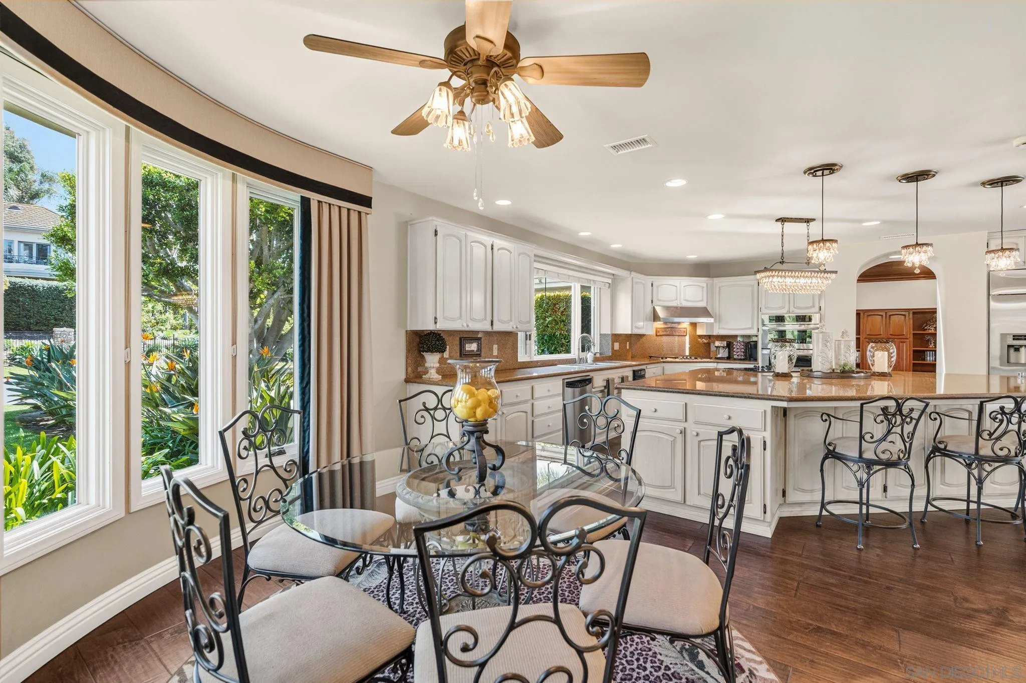 https://cdn.realtyfeed.com/cdn/127/260007940/7ce52ee0c87edc3cd72e0eb13ff7f6cd.webp