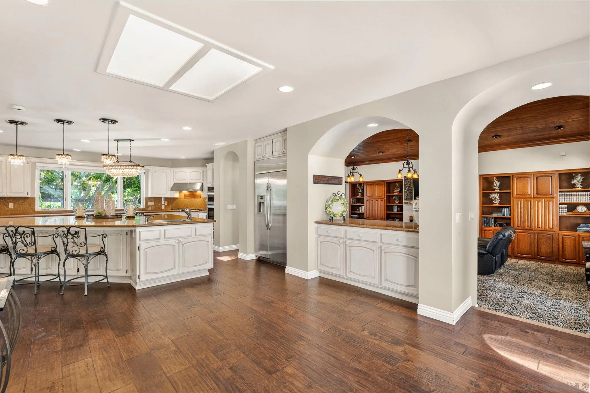 https://cdn.realtyfeed.com/cdn/127/260007940/bf413262ec2a7621ed72496bed9327f2.webp