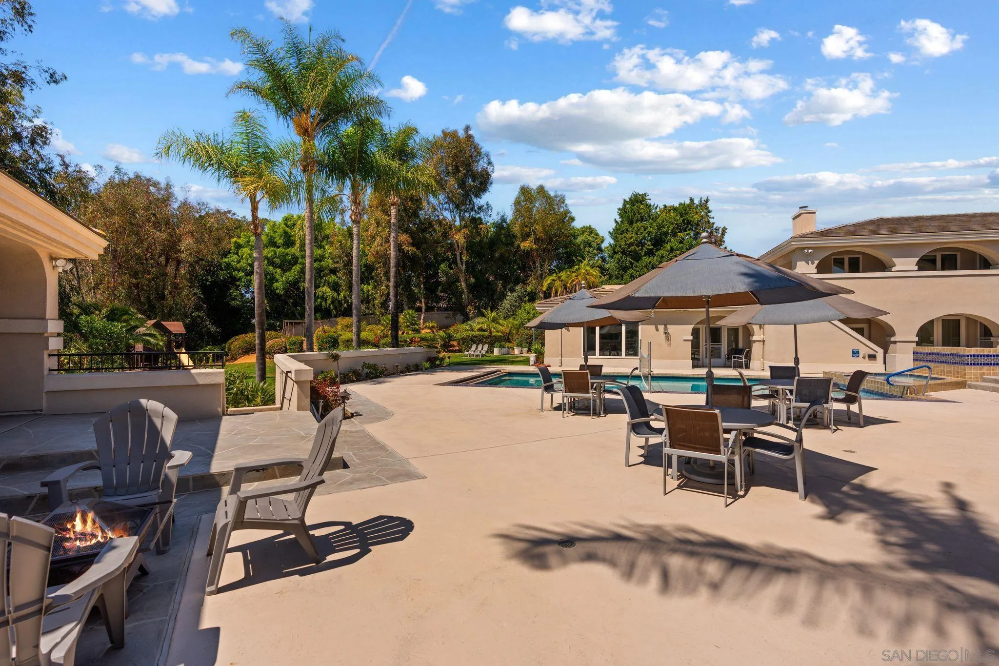 https://cdn.realtyfeed.com/cdn/127/260007940/f053f8d232eb41e61133eb908965b3b5.webp