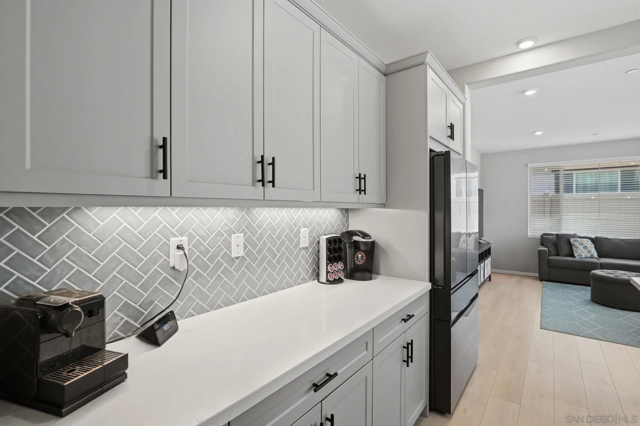 https://cdn.realtyfeed.com/cdn/127/260007942/d9f42d724acf9856b4915528e9ffa281.webp