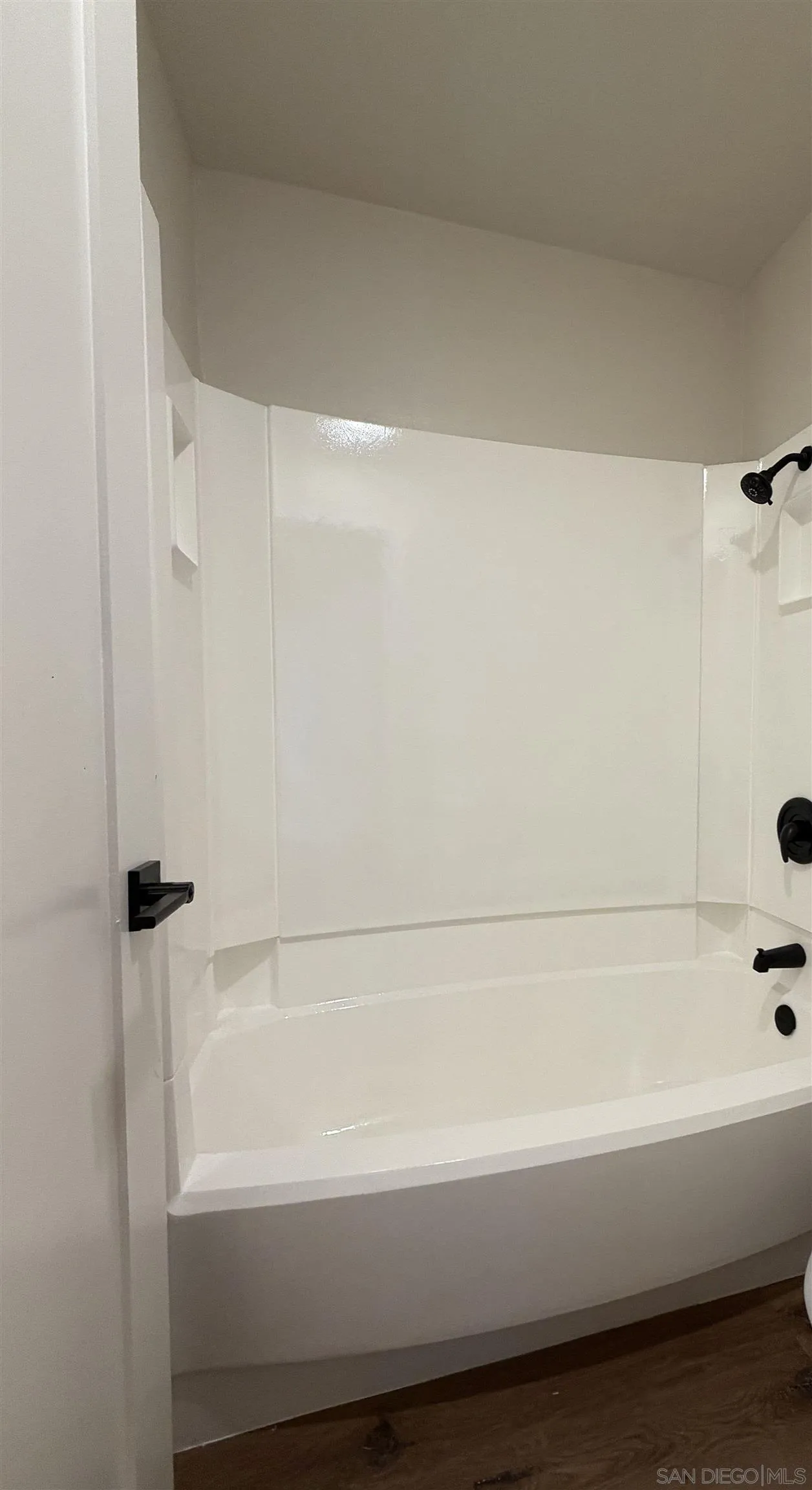 https://cdn.realtyfeed.com/cdn/127/260007947/3317765cd0c987f1843f4a9361d32529.webp