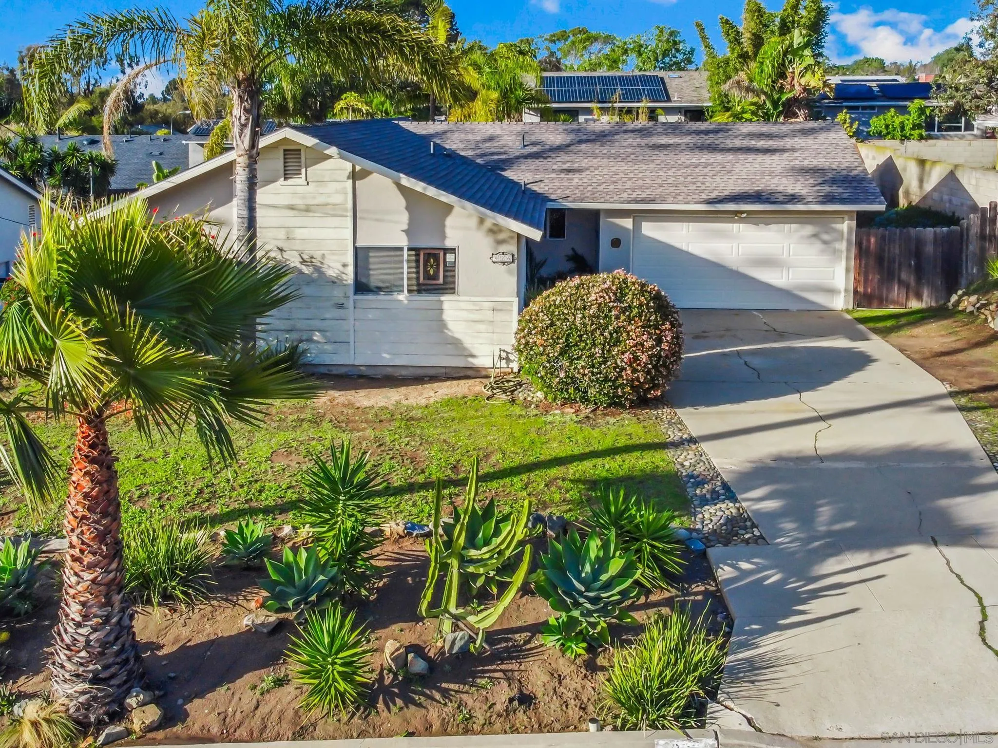 https://cdn.realtyfeed.com/cdn/127/260007951/8b4c616d2f72110db3f493e29a1b959e.webp