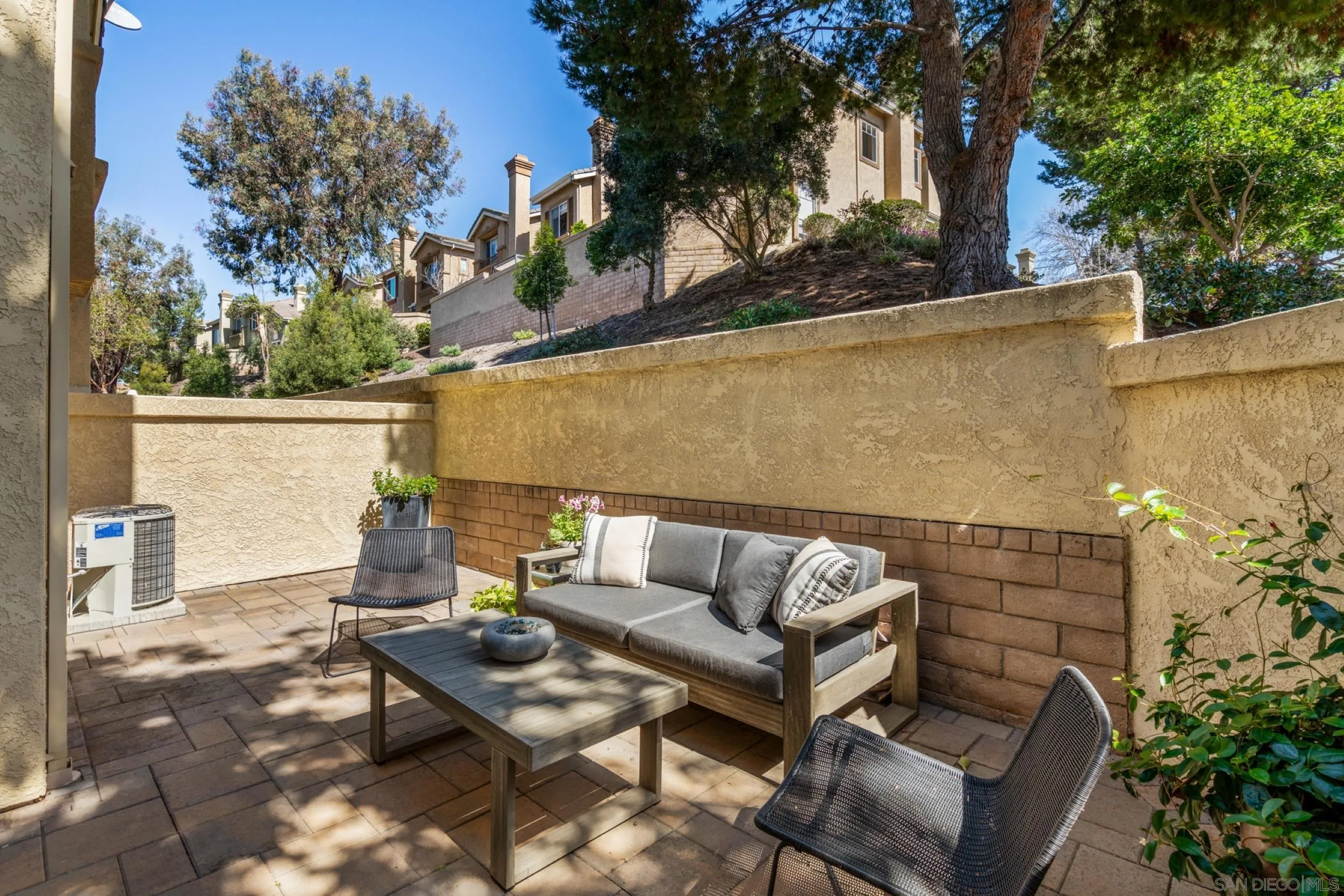 https://cdn.realtyfeed.com/cdn/127/260007952/03b642ae47c21416040fcb93ce997e9d.webp