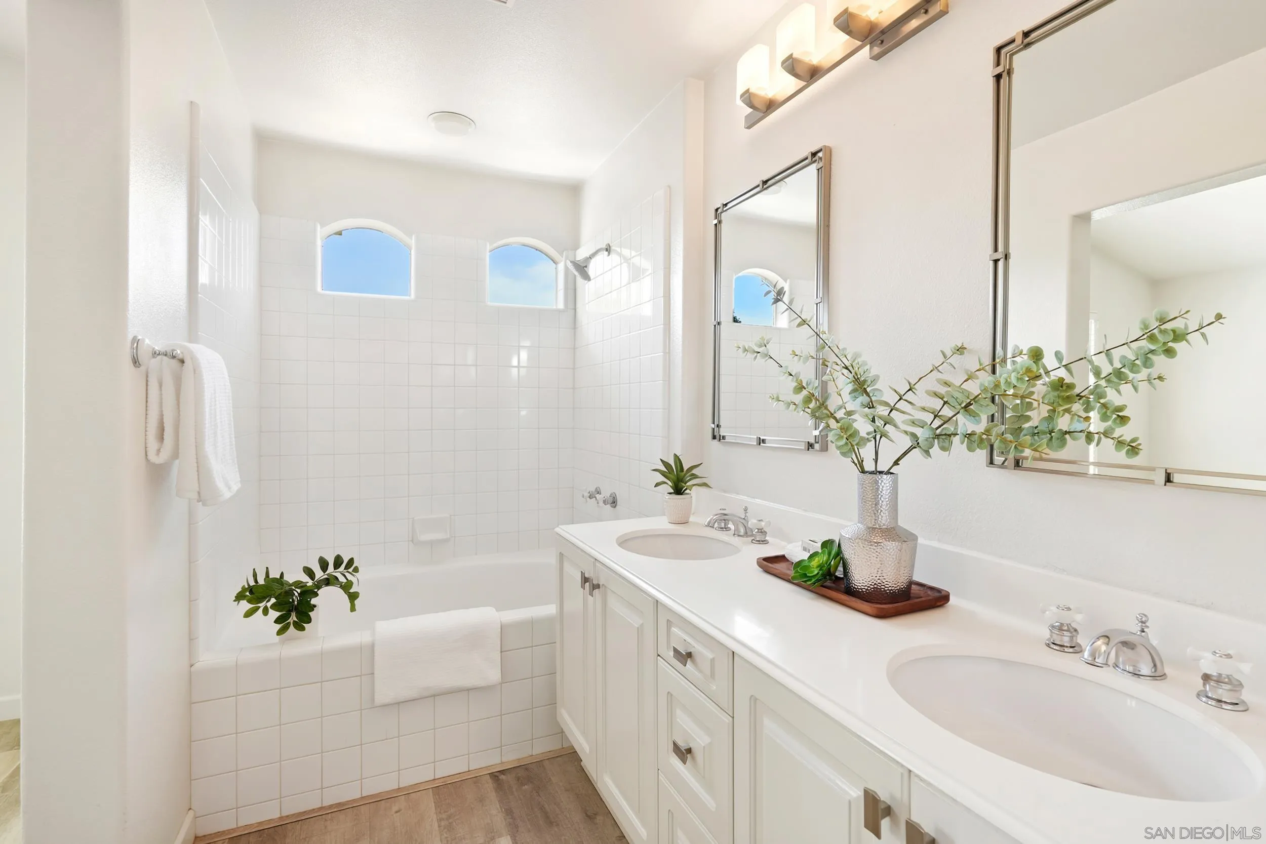 https://cdn.realtyfeed.com/cdn/127/260007952/848b8580d93681f8551eb9ec9ebebe31.webp