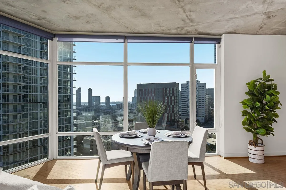 https://cdn.realtyfeed.com/cdn/127/260007961/ae505064db8de287e573e33b95799fa9.webp