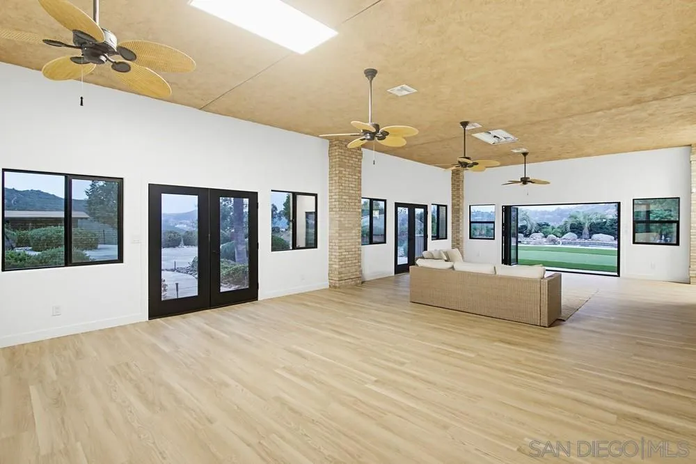 https://cdn.realtyfeed.com/cdn/127/260007962/088f5bf11d5718662a157a219f982a14.webp