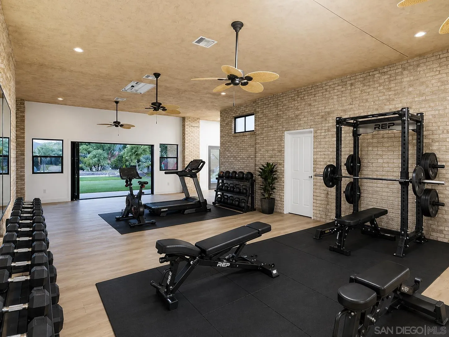 https://cdn.realtyfeed.com/cdn/127/260007962/6b06e2853f79d3014a453176af28330d.webp