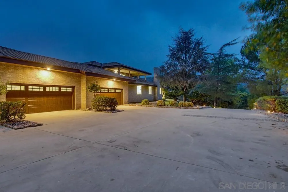 https://cdn.realtyfeed.com/cdn/127/260007962/6e5873386072bfd4f8a097706650c462.webp