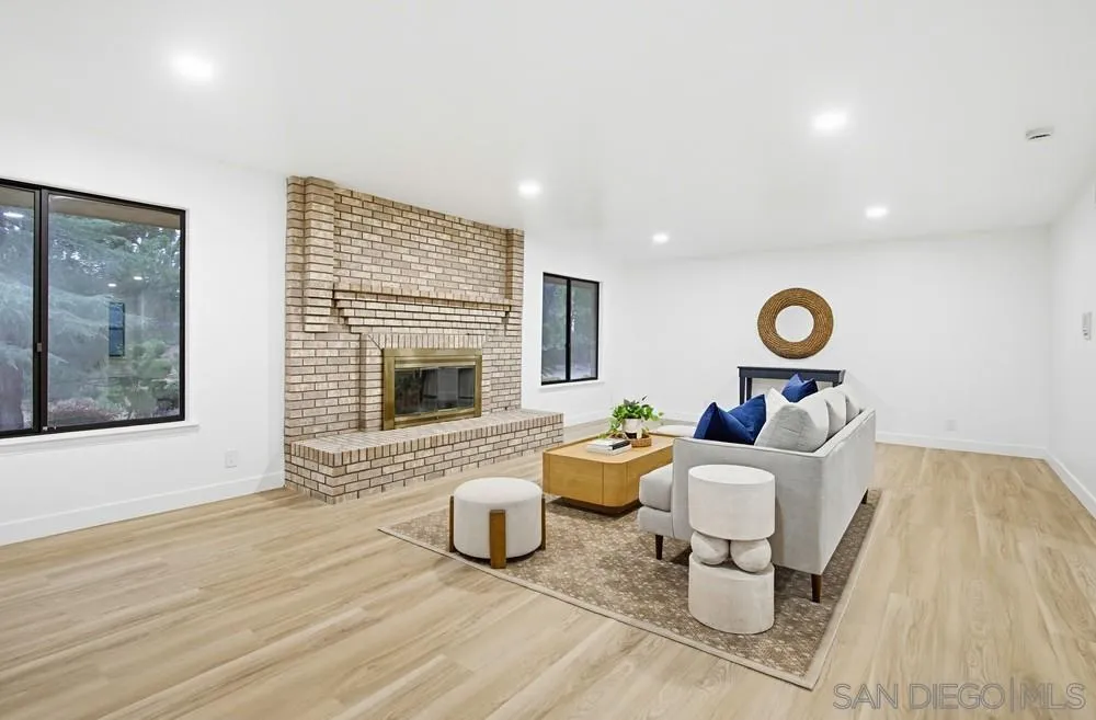 https://cdn.realtyfeed.com/cdn/127/260007962/70c7b70e80a3bc7166221db27b0d998b.webp