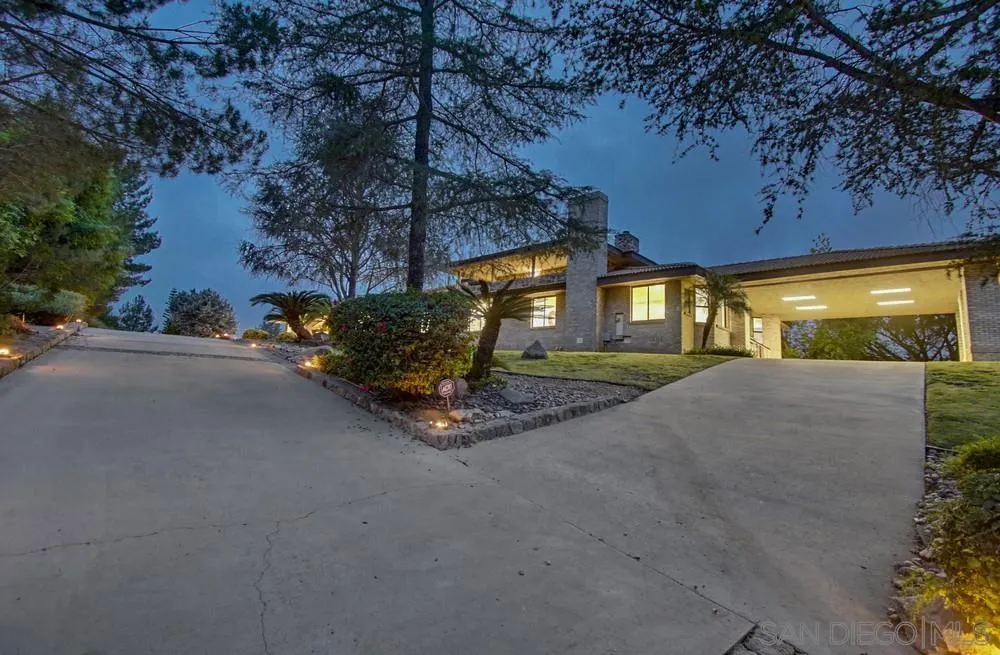 https://cdn.realtyfeed.com/cdn/127/260007962/df500bb90c25bbc4296be0dd078dbb55.webp