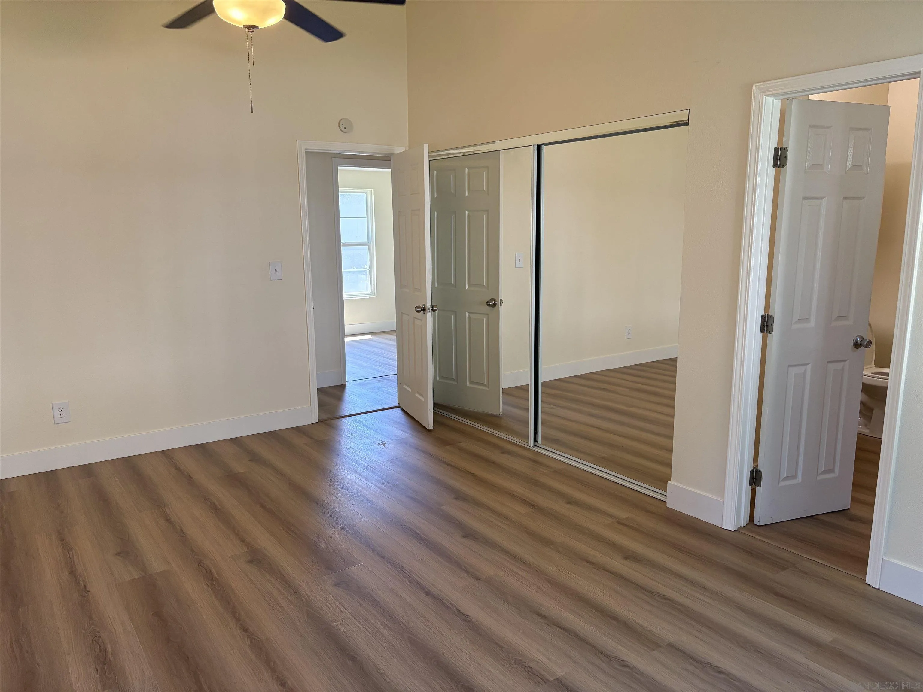 https://cdn.realtyfeed.com/cdn/127/260007965/d1d34876ccc8ed5f333fe423253120e3.webp