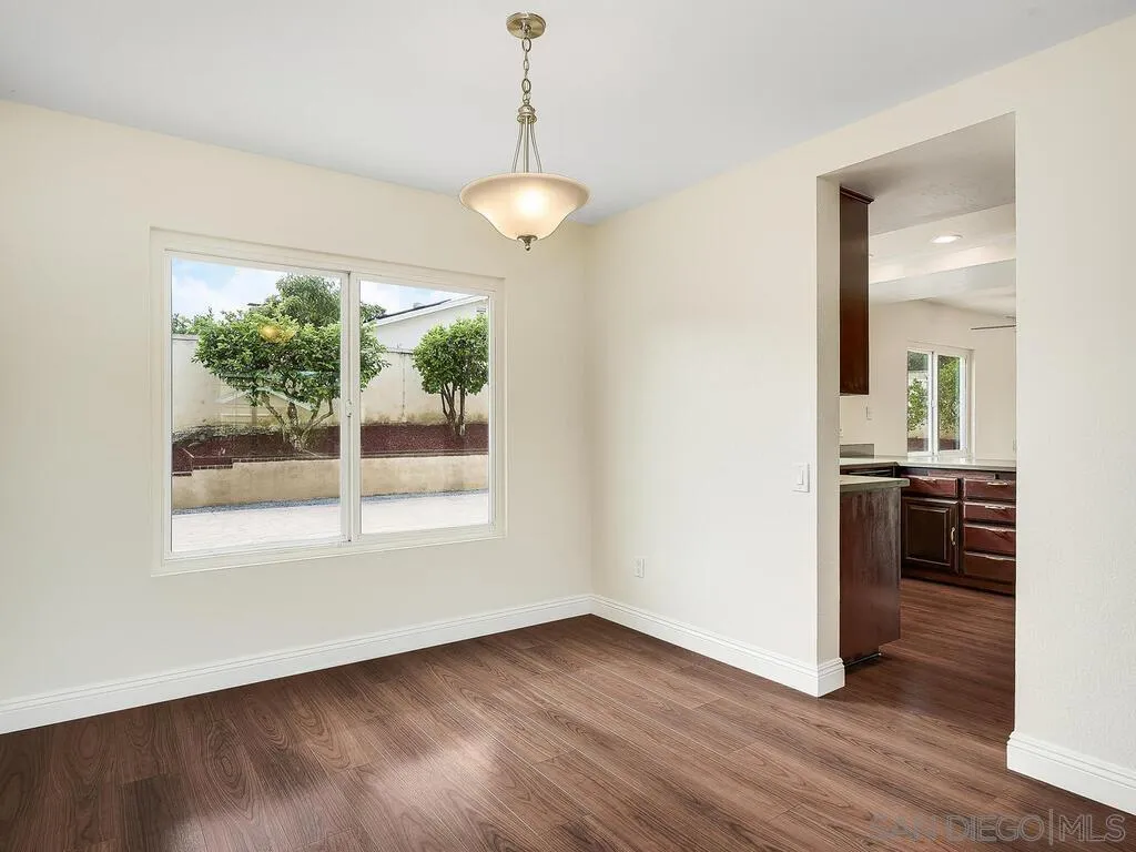 https://cdn.realtyfeed.com/cdn/127/260007971/50a486972520db285e64478e5ea843a6.webp
