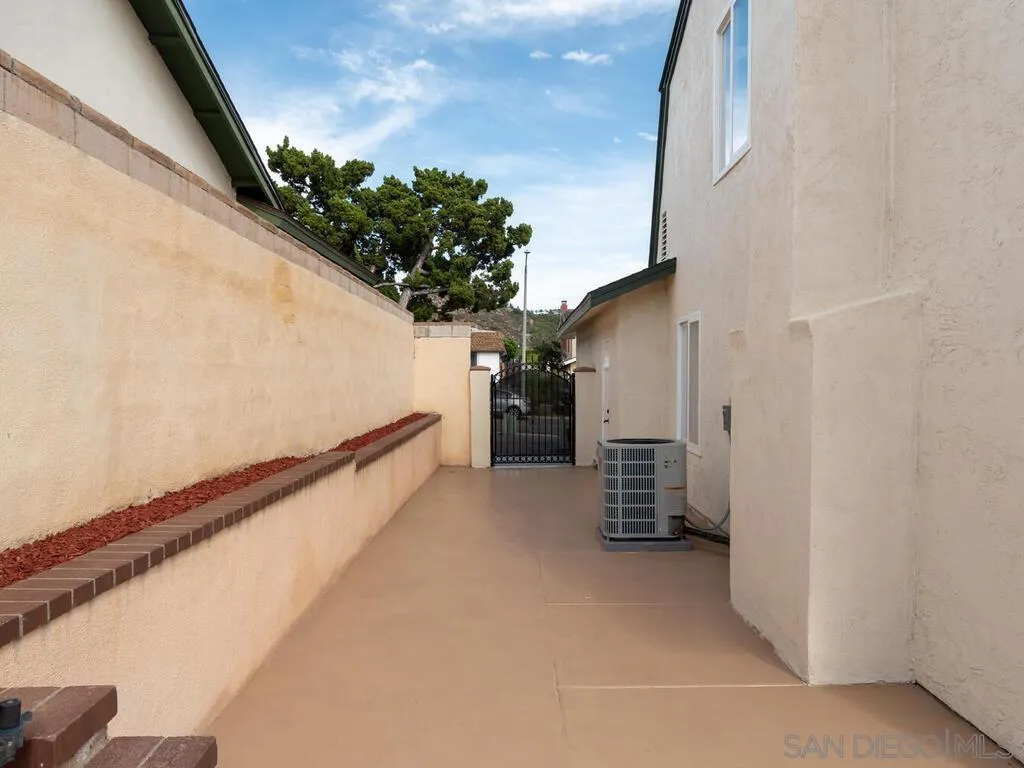 https://cdn.realtyfeed.com/cdn/127/260007971/9f17fcb659f12a9ee7a0a83205f79c07.webp