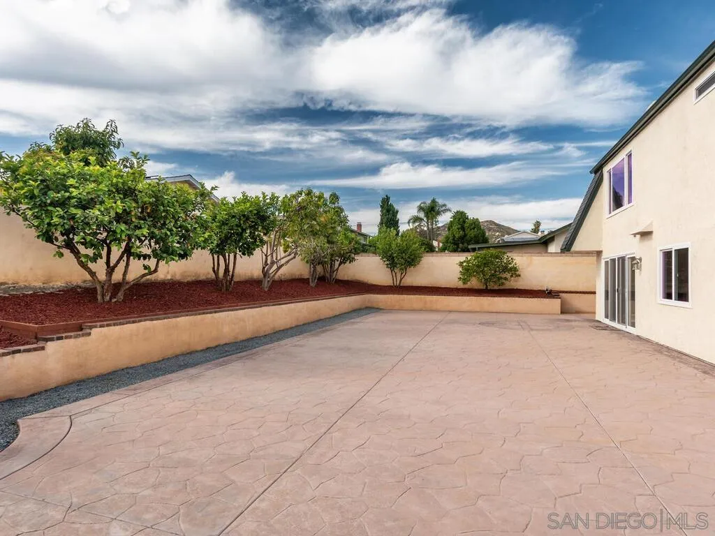 https://cdn.realtyfeed.com/cdn/127/260007971/e6b8fe35d84d242b1e7afe695b69b6c4.webp