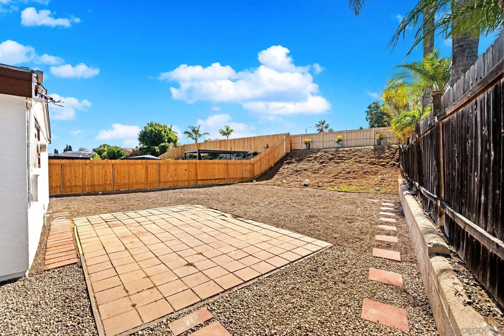 https://cdn.realtyfeed.com/cdn/127/260007974/cfe0a32eb7f4c20a94cd99fc81861378.webp