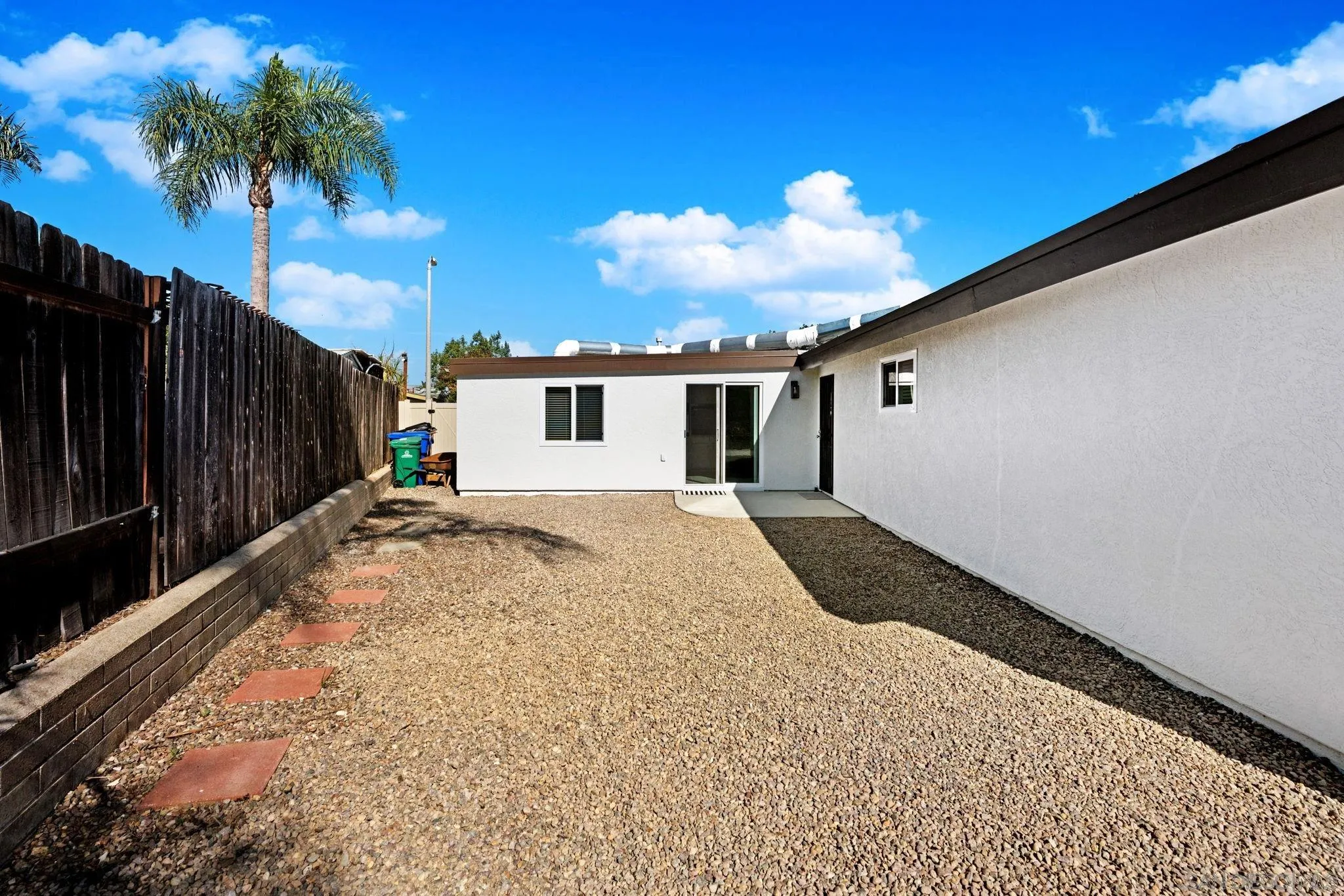 https://cdn.realtyfeed.com/cdn/127/260007974/ff64373c61bbdb867eb95e6e97483026.webp
