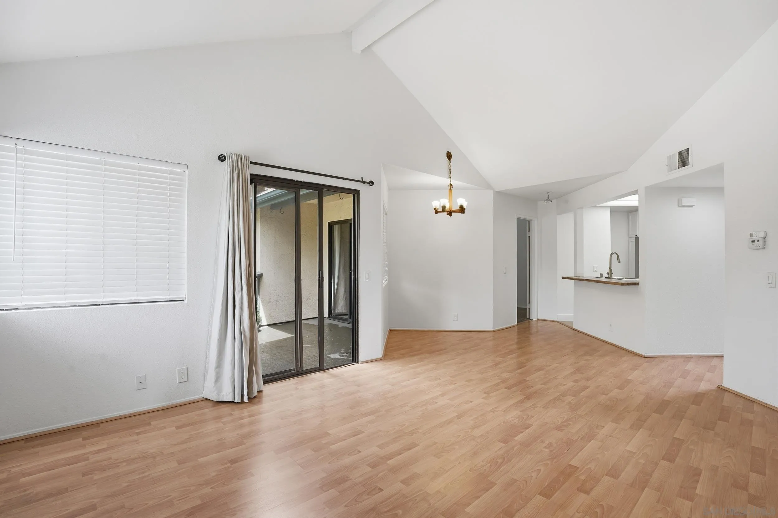 https://cdn.realtyfeed.com/cdn/127/260007975/5ab7af4e2530a7a2fb02d8084de003c6.webp