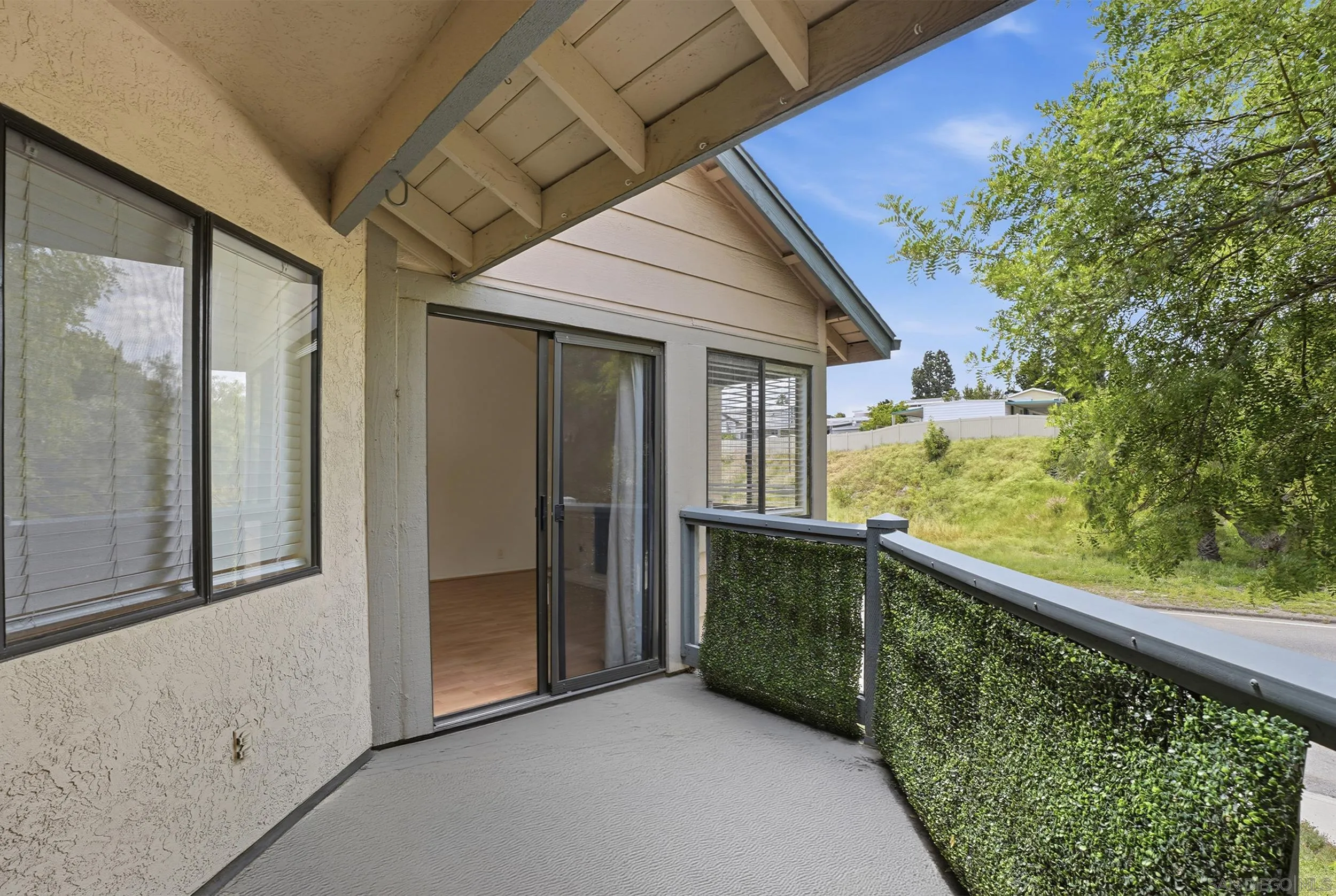 https://cdn.realtyfeed.com/cdn/127/260007975/78b543ba359c781d2f85a5c5e75eab41.webp