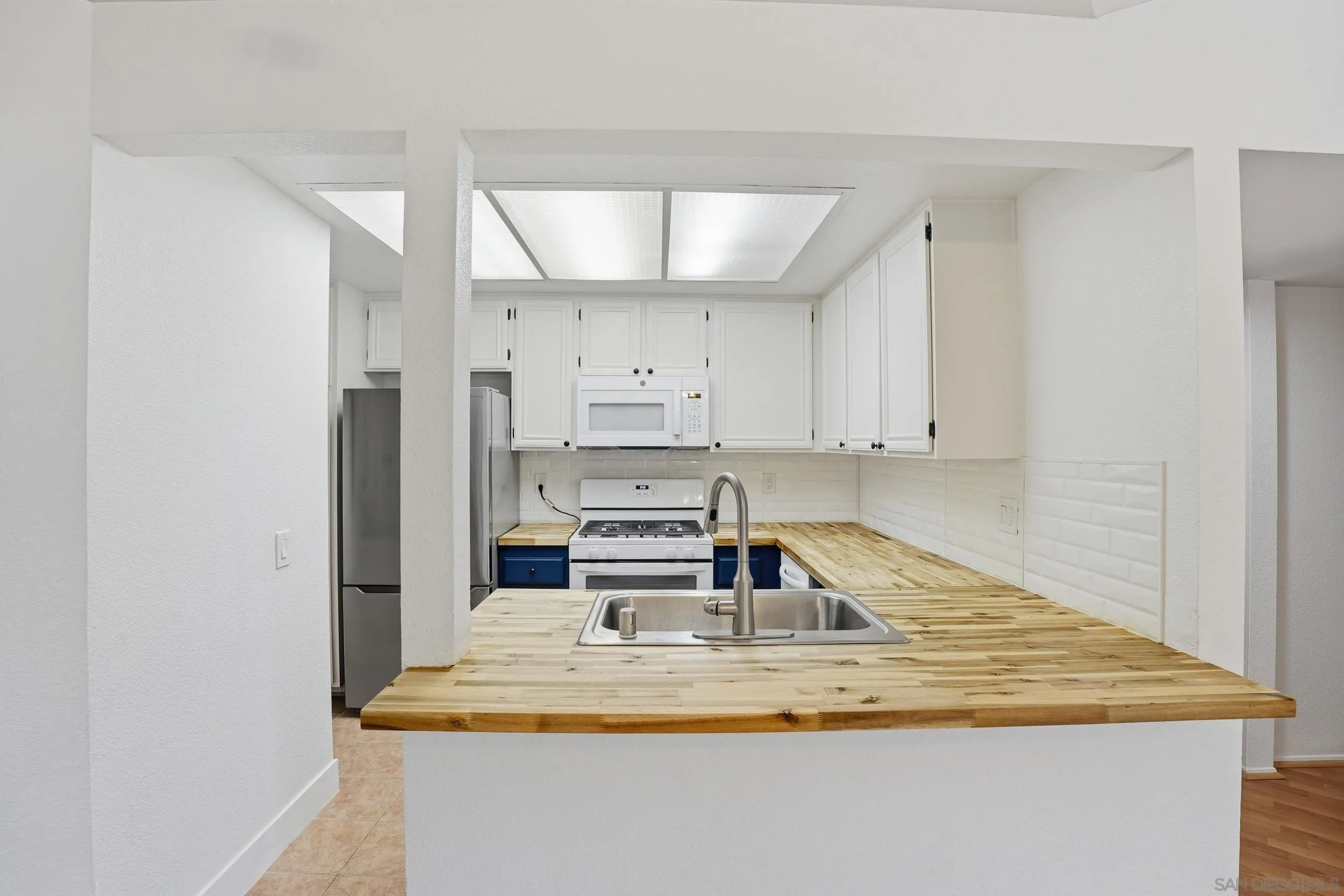 https://cdn.realtyfeed.com/cdn/127/260007975/9166f5749e5d9cb9377f84241b092881.webp