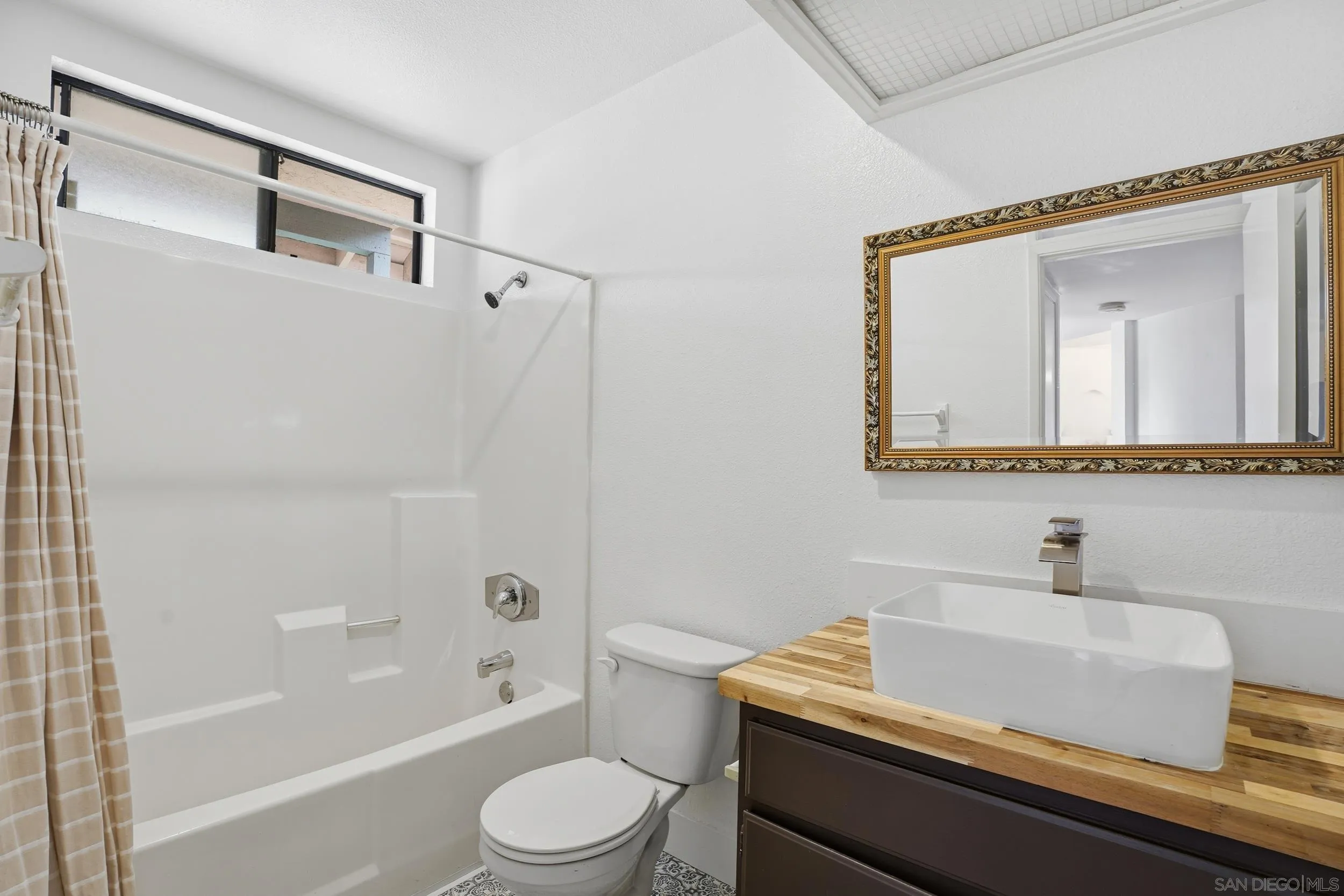 https://cdn.realtyfeed.com/cdn/127/260007975/ea6f6d8ddcdd5638c7b9afd0af6e62d9.webp