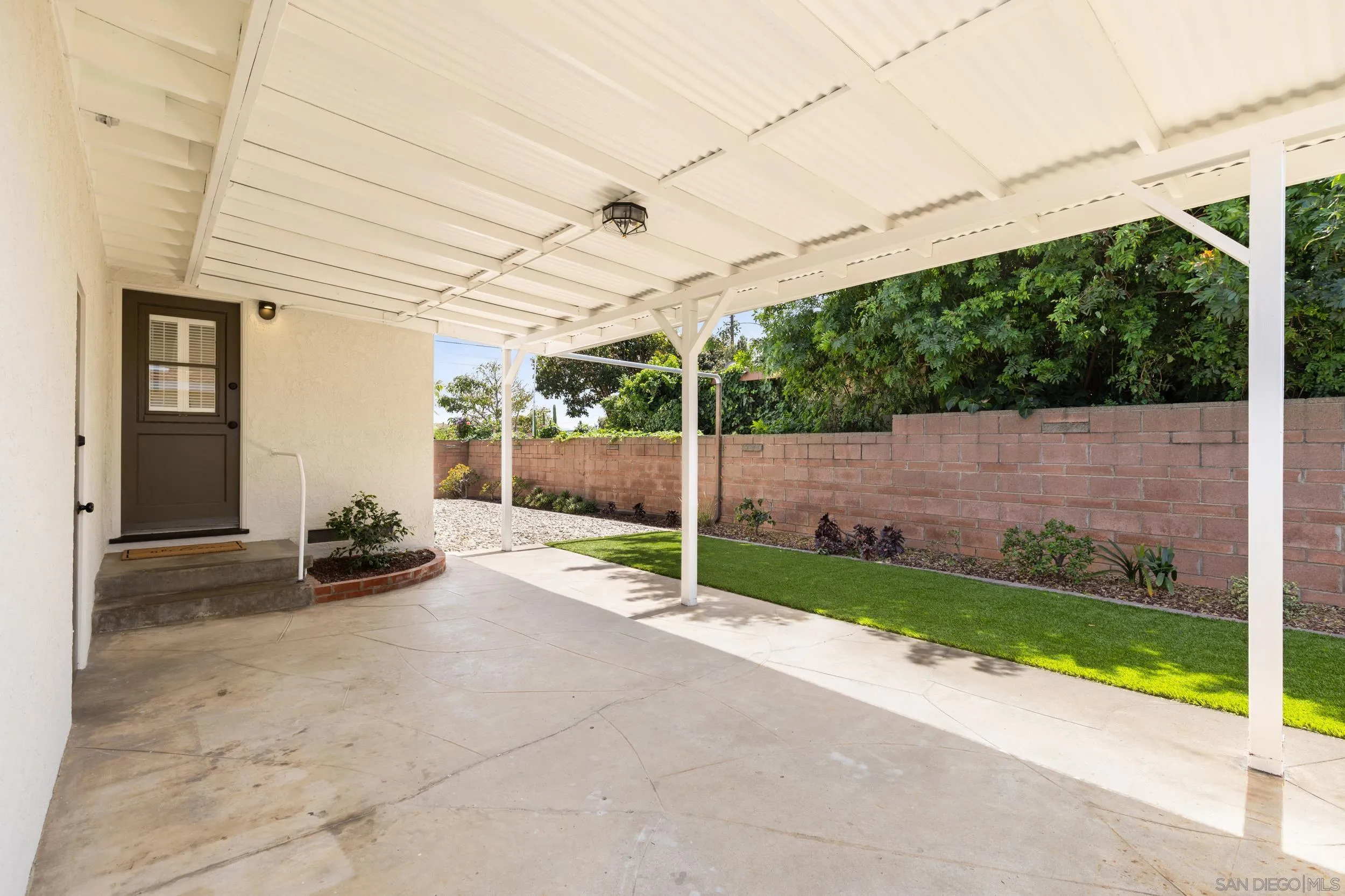 https://cdn.realtyfeed.com/cdn/127/260007983/33162a8569e7593240b57d9623aae219.webp