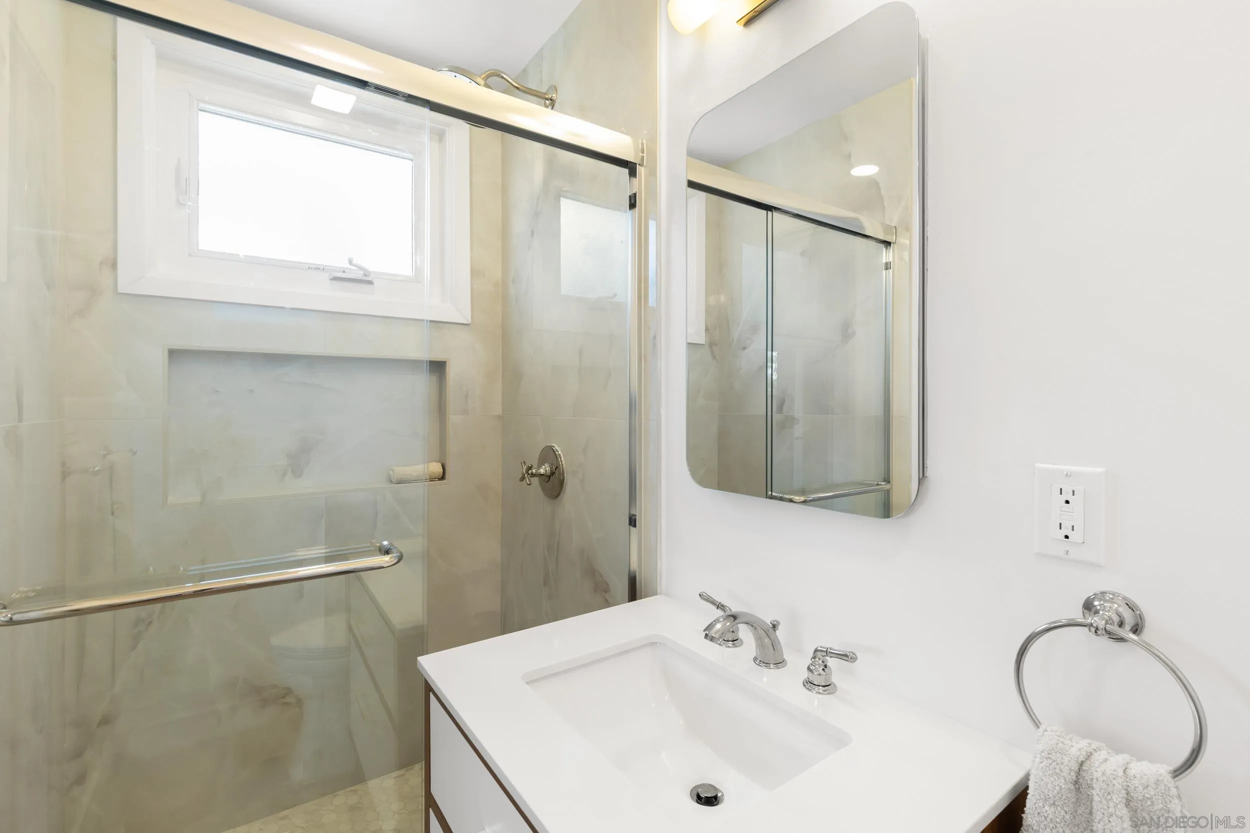 https://cdn.realtyfeed.com/cdn/127/260007983/33a4fa44b55e0d4fba5a542795670043.webp