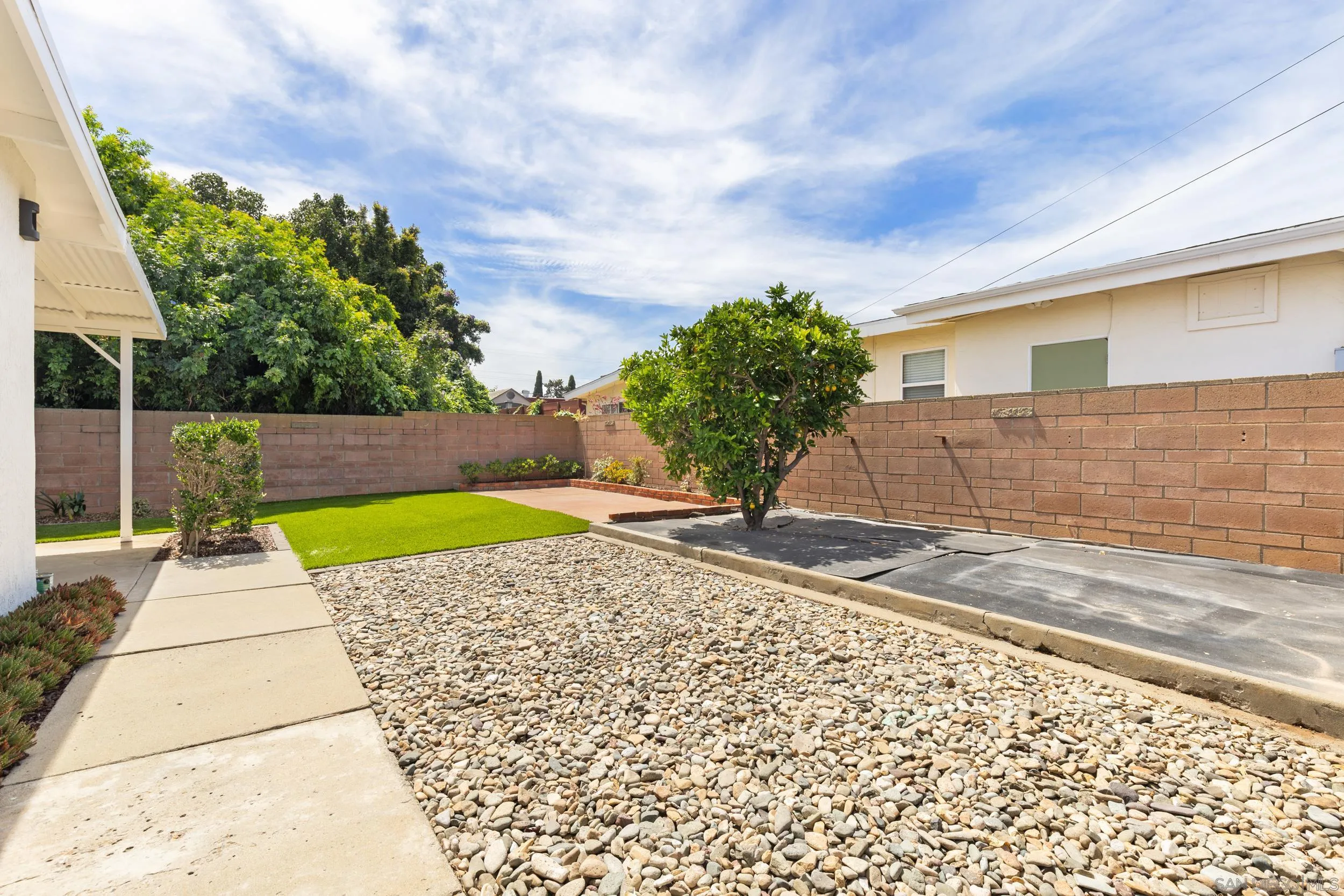 https://cdn.realtyfeed.com/cdn/127/260007983/579def4e60cbd05de7ad793d07751244.webp