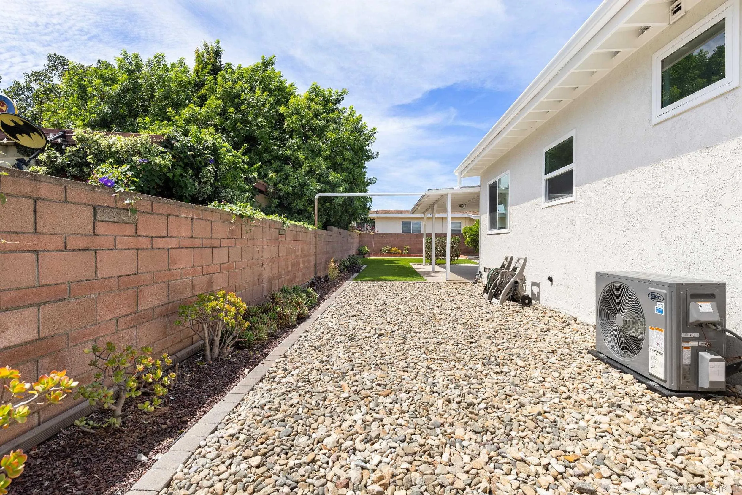 https://cdn.realtyfeed.com/cdn/127/260007983/ceff9a4f195d9c090309ada102287841.webp