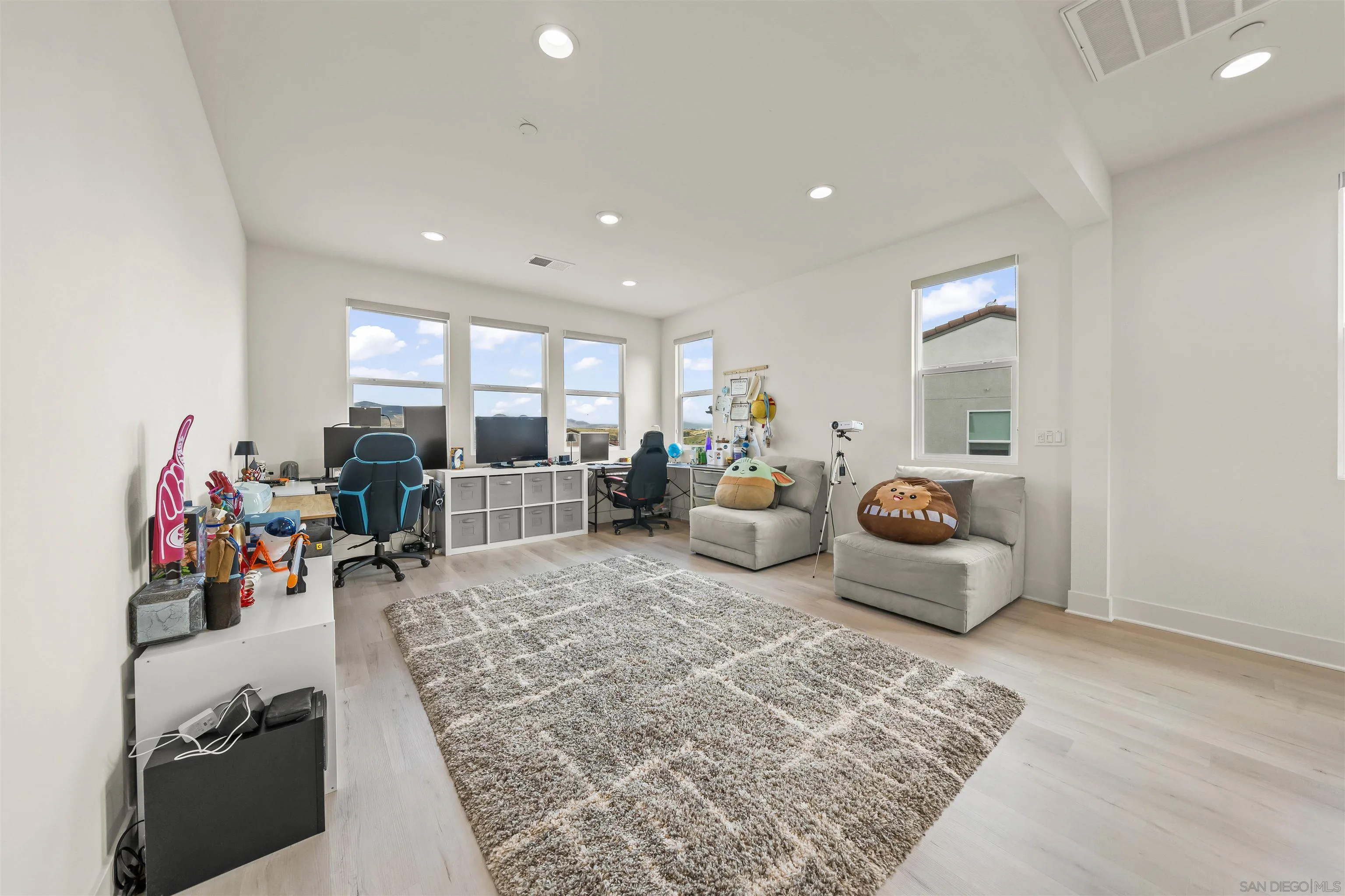 https://cdn.realtyfeed.com/cdn/127/260007985/010017b25d878aa73d4332e1b8b34f8c.webp