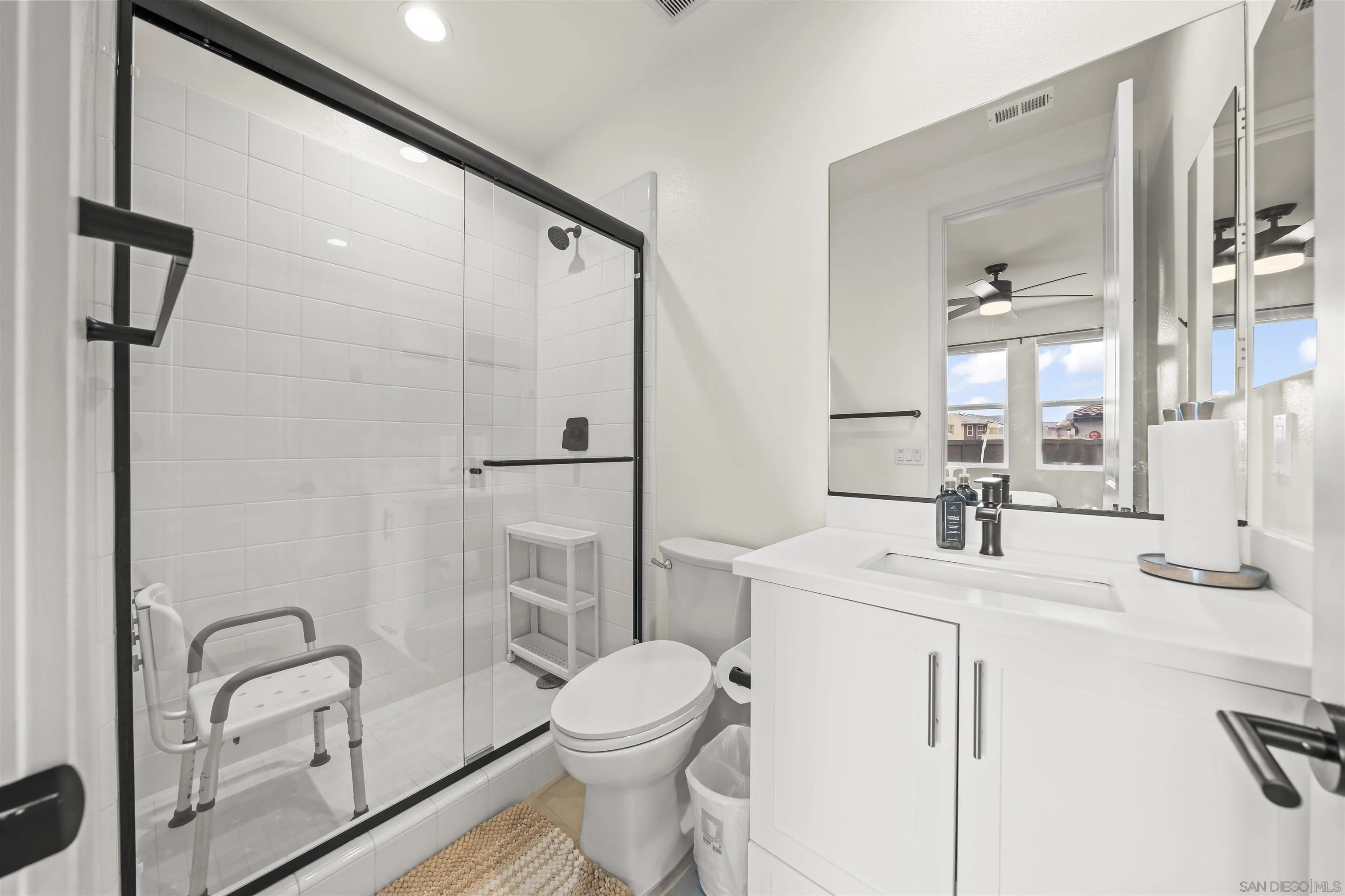 https://cdn.realtyfeed.com/cdn/127/260007985/4e51dae3401385052190bd952acfd15d.webp