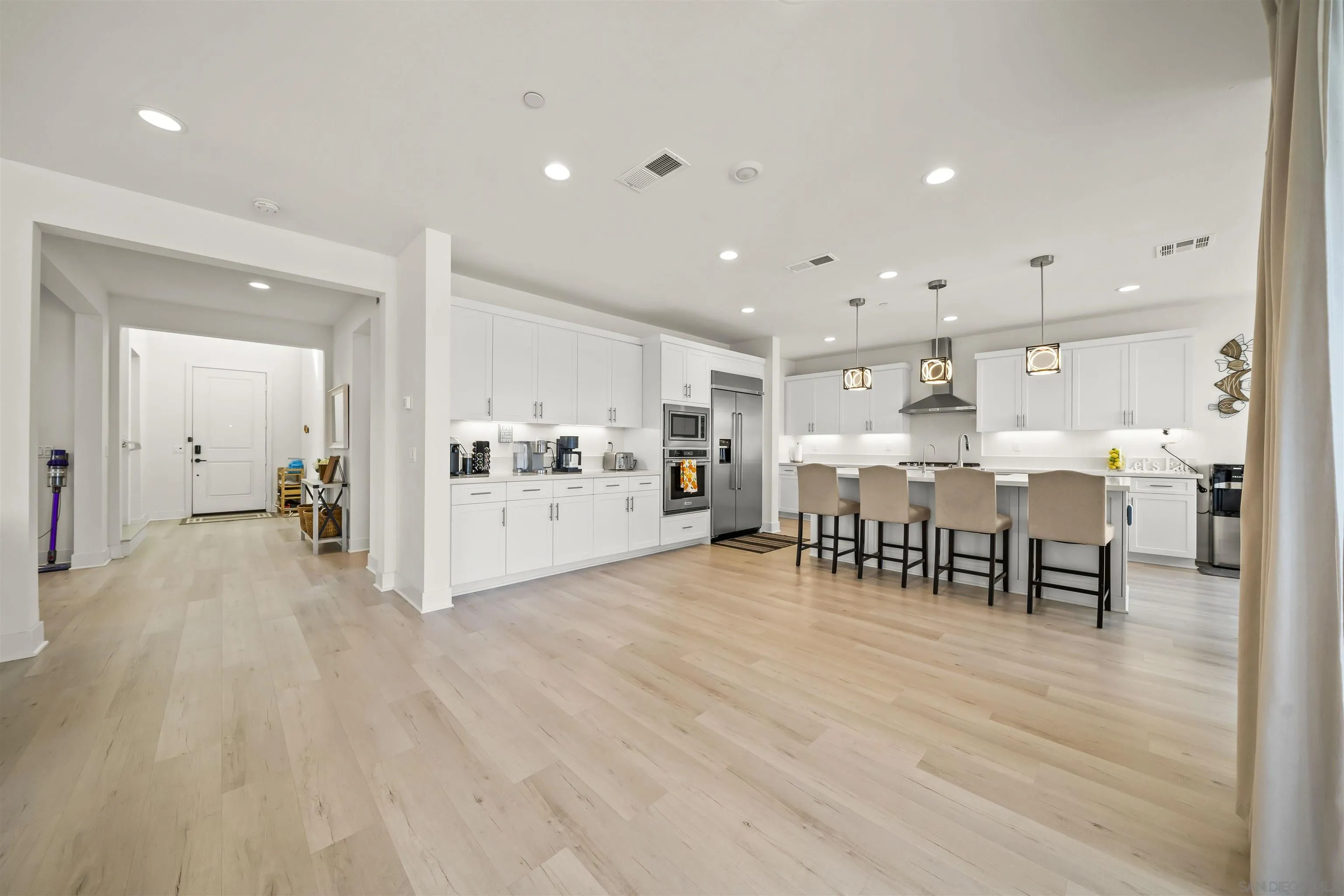 https://cdn.realtyfeed.com/cdn/127/260007985/570f5dc0db508e97fed462ab4a4c238b.webp