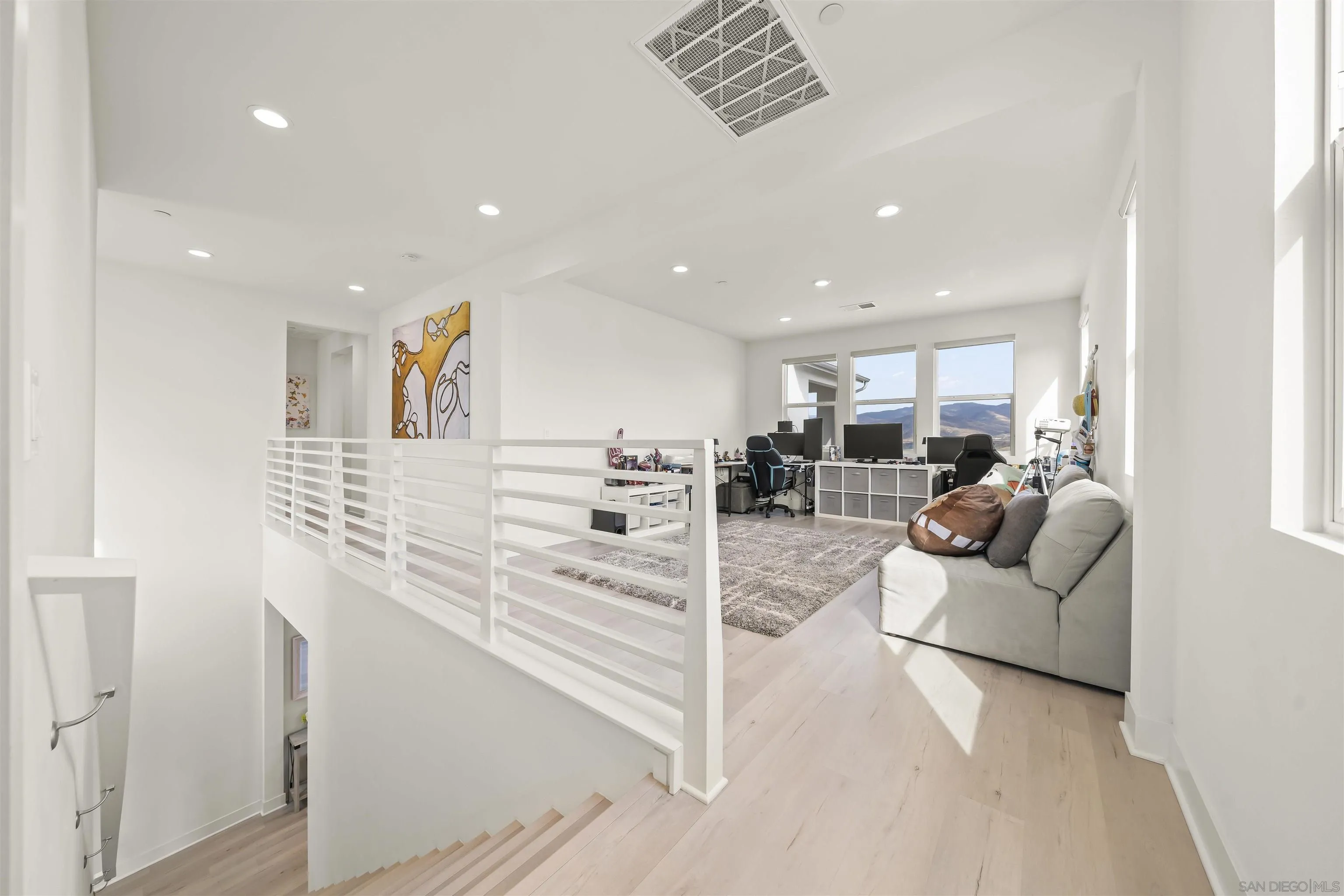 https://cdn.realtyfeed.com/cdn/127/260007985/ac33a8bfc908da6abe2f5920a6951918.webp