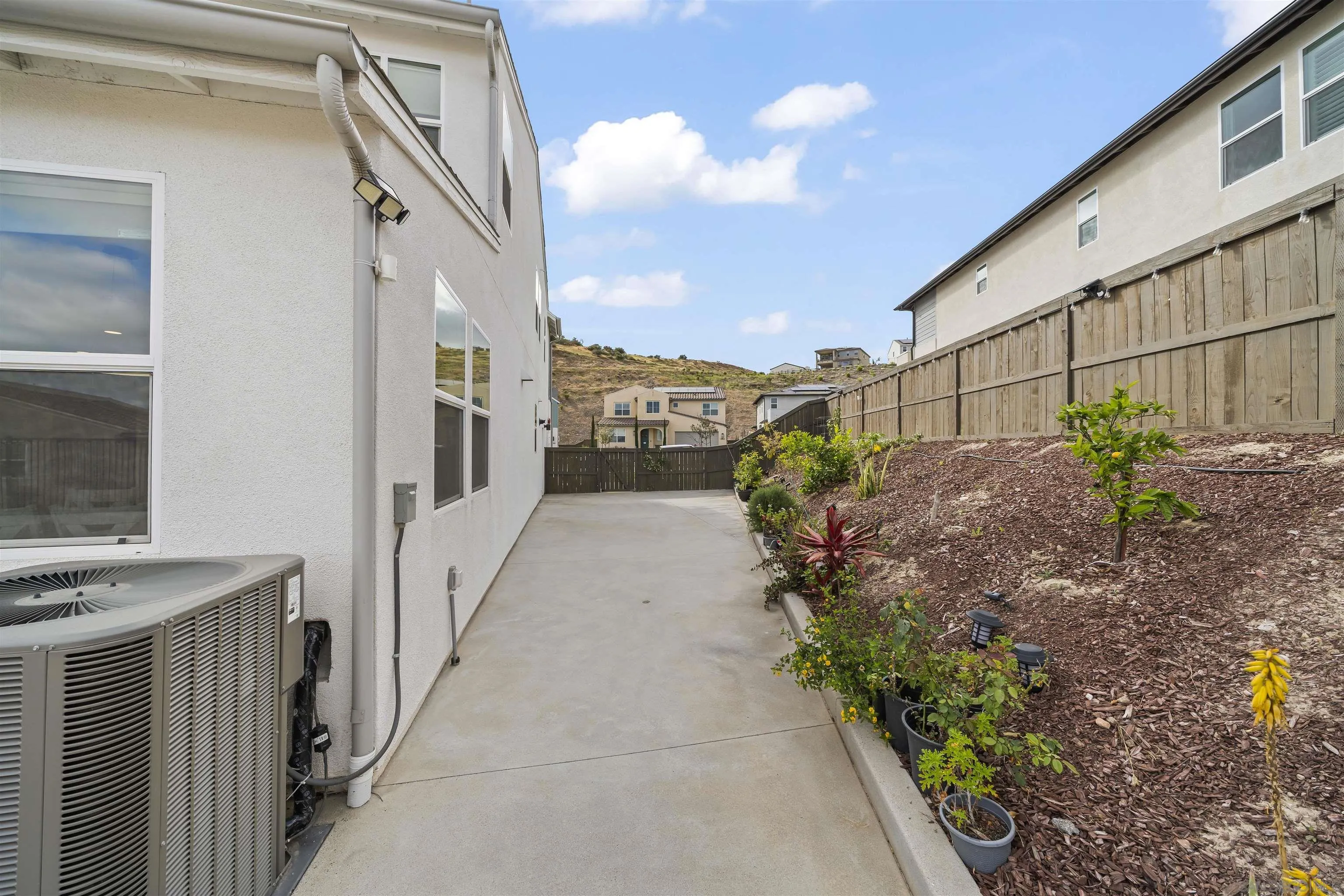 https://cdn.realtyfeed.com/cdn/127/260007985/c297c268fa6efe6e3c1afe6e19b7fe7c.webp