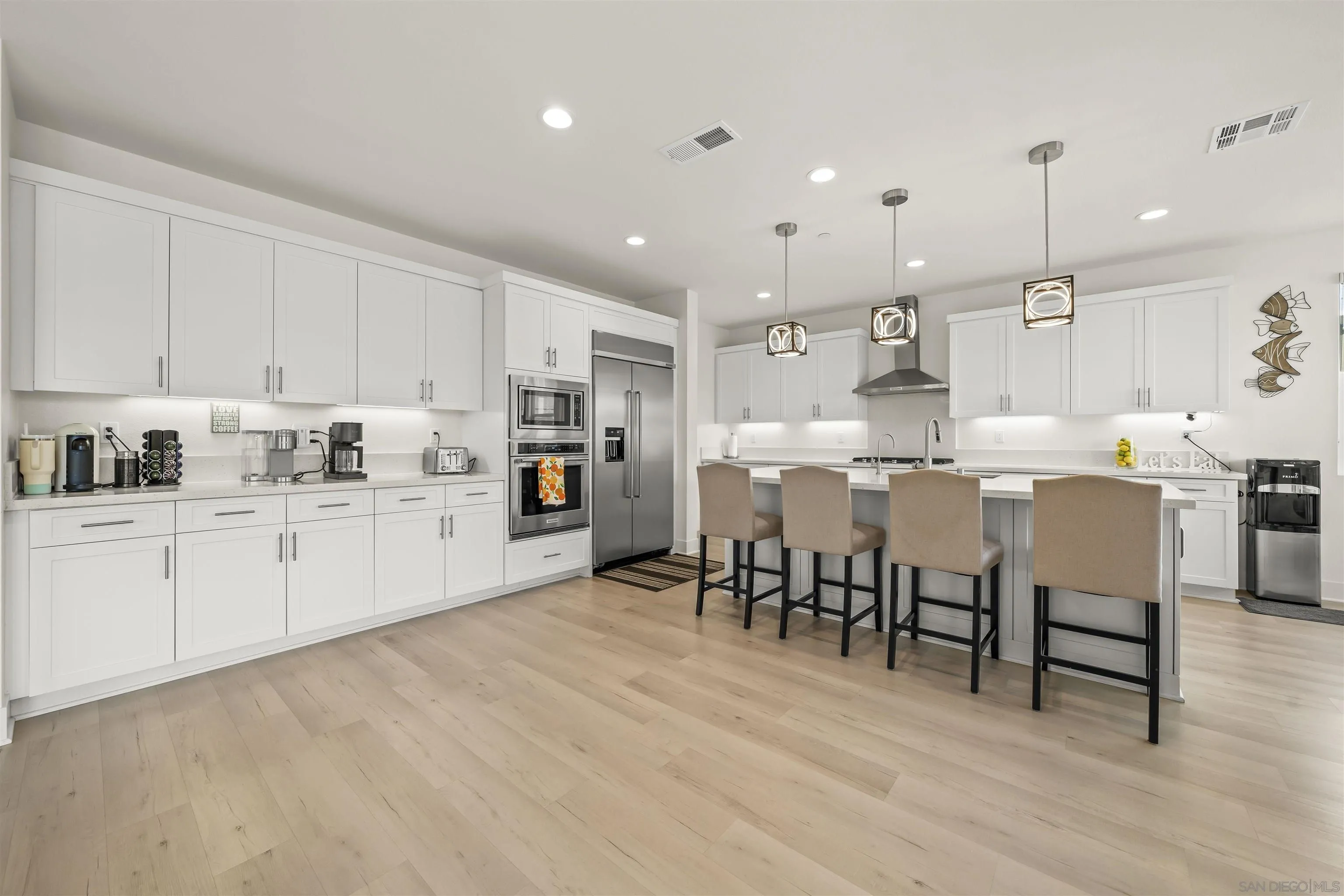 https://cdn.realtyfeed.com/cdn/127/260007985/c3f1c57bf58548ab93624b90d30568b3.webp