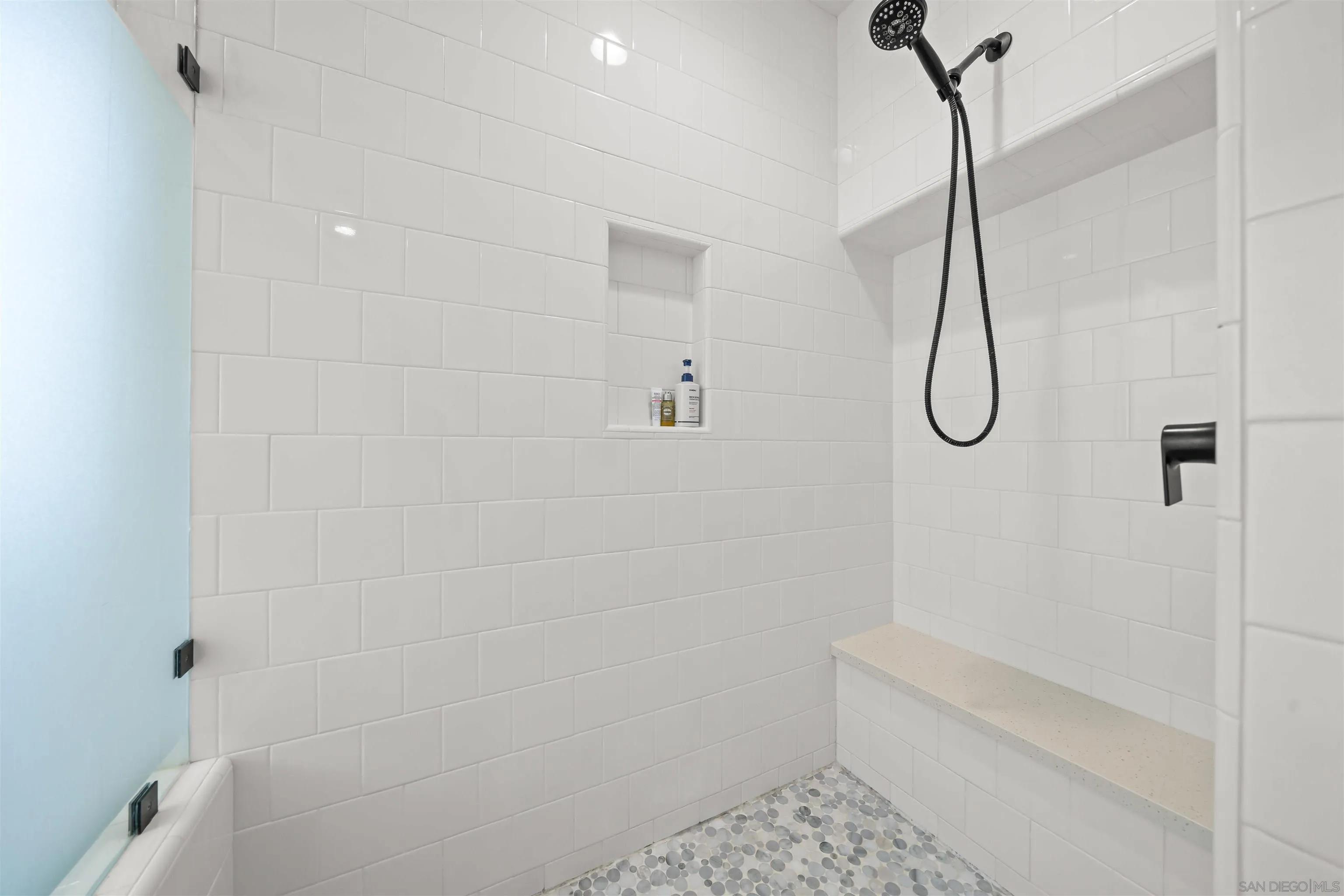 https://cdn.realtyfeed.com/cdn/127/260007985/c503c3aa949789f33823daf7cdde8222.webp