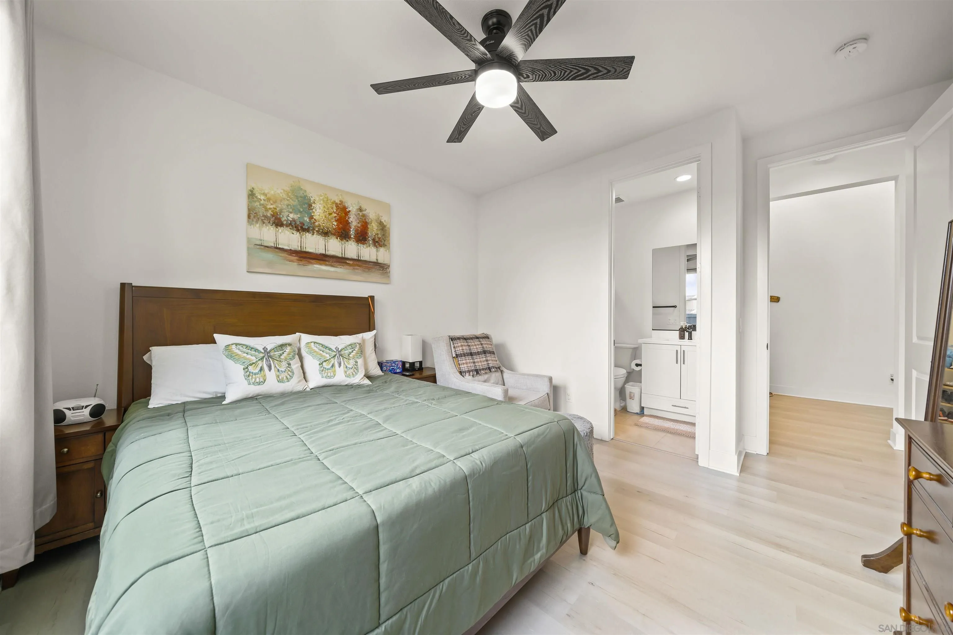 https://cdn.realtyfeed.com/cdn/127/260007985/eea7820b958032161732743fbda97492.webp