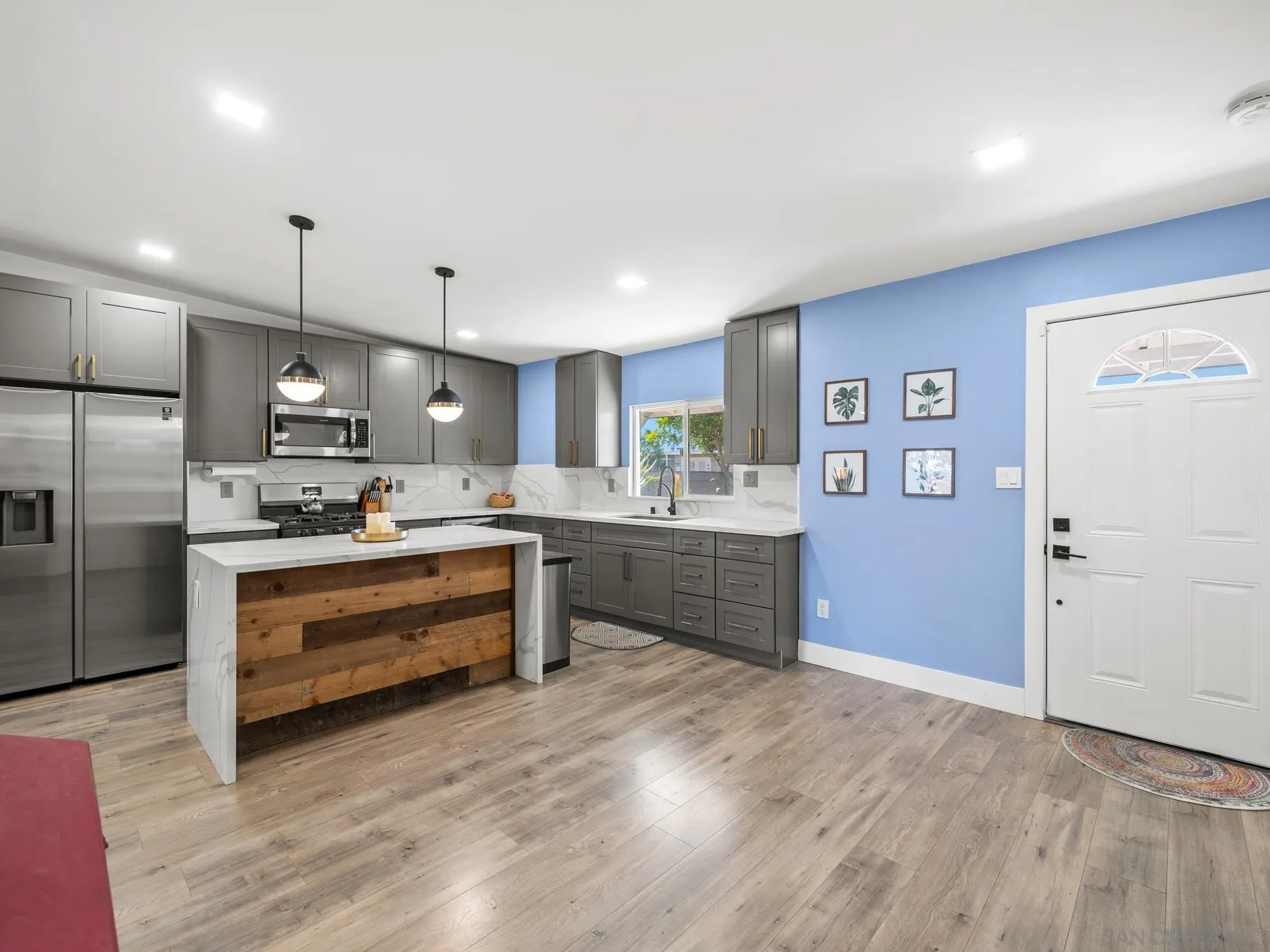 https://cdn.realtyfeed.com/cdn/127/260007988/3a14437fa6ffd588df1b574e957a632f.webp