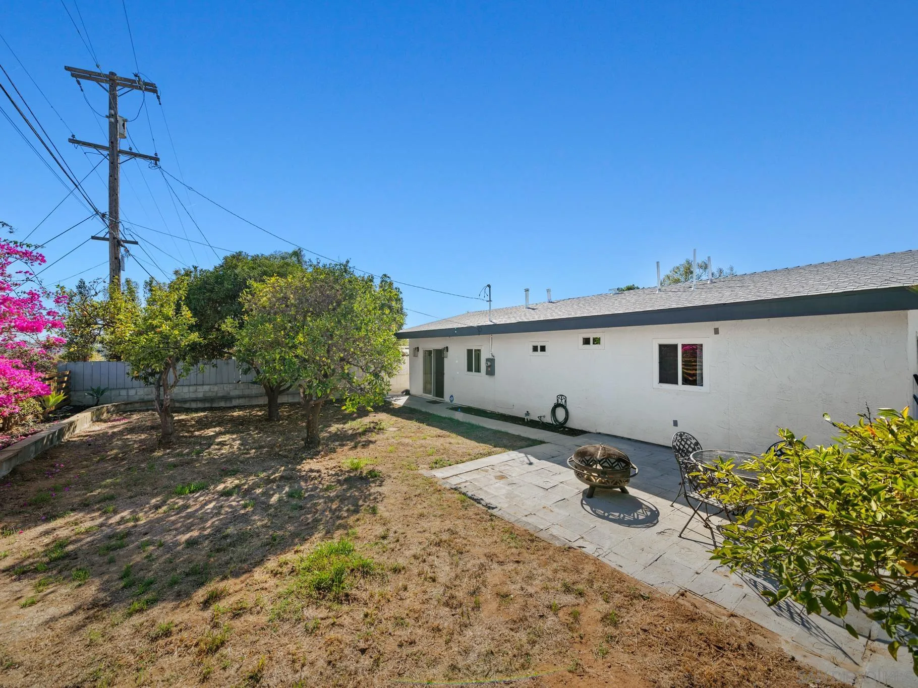 https://cdn.realtyfeed.com/cdn/127/260007988/be85e7b3823a4148255f0ef9f5a6ae3e.webp