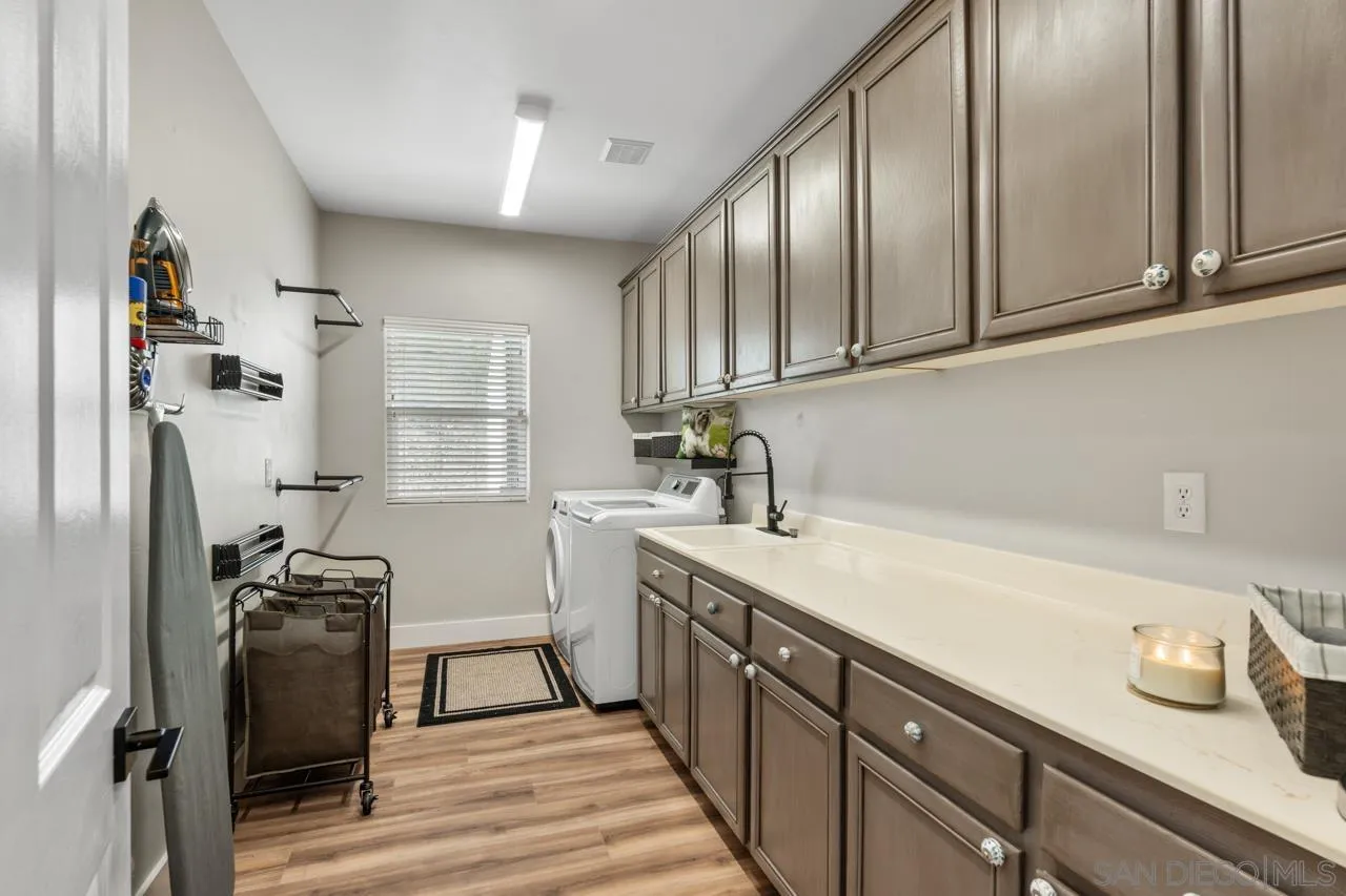 https://cdn.realtyfeed.com/cdn/127/260007989/0efa3f808d4a75f96758be333c9191fb.webp