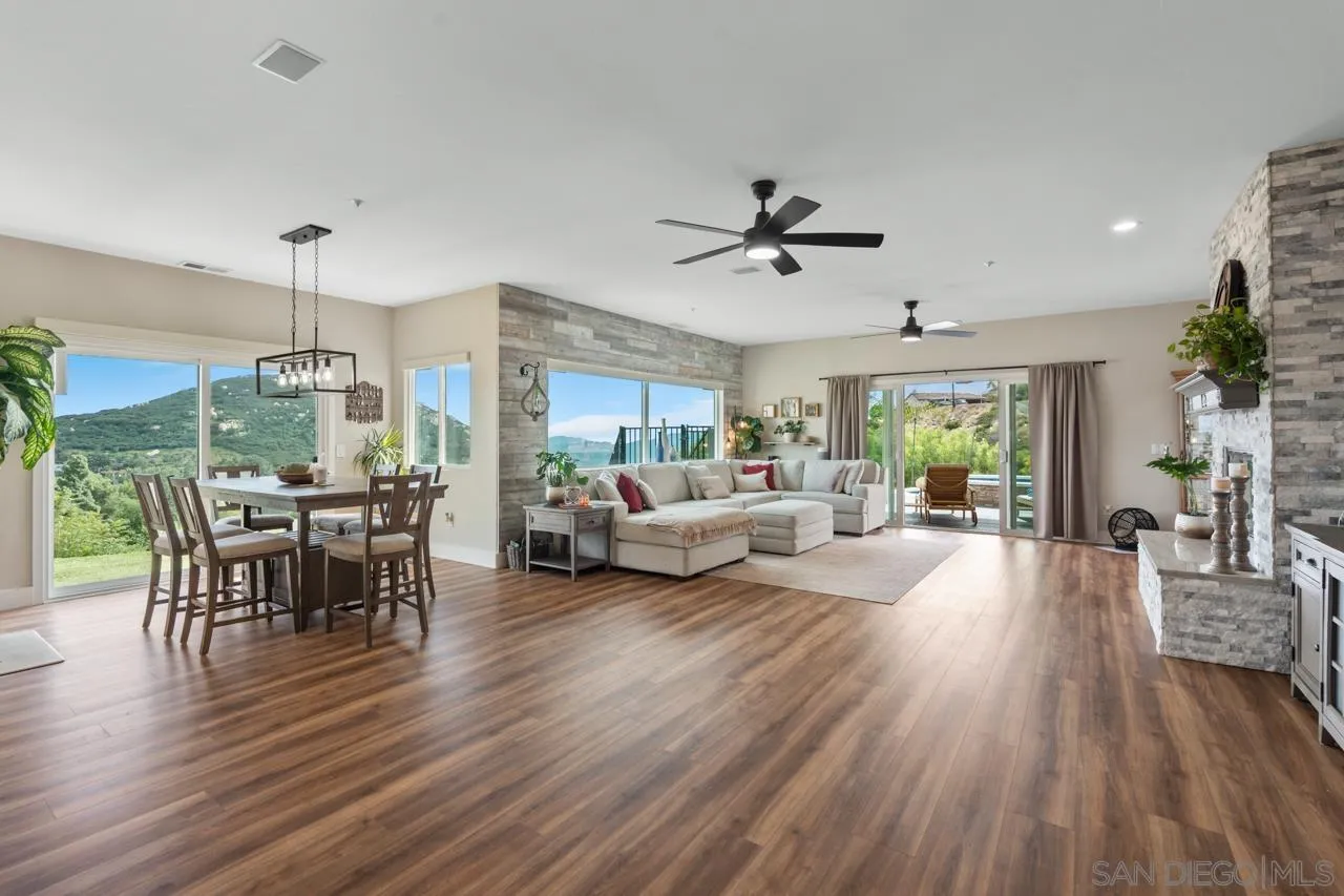 https://cdn.realtyfeed.com/cdn/127/260007989/1d440102b466e9ab41223090d5848a15.webp