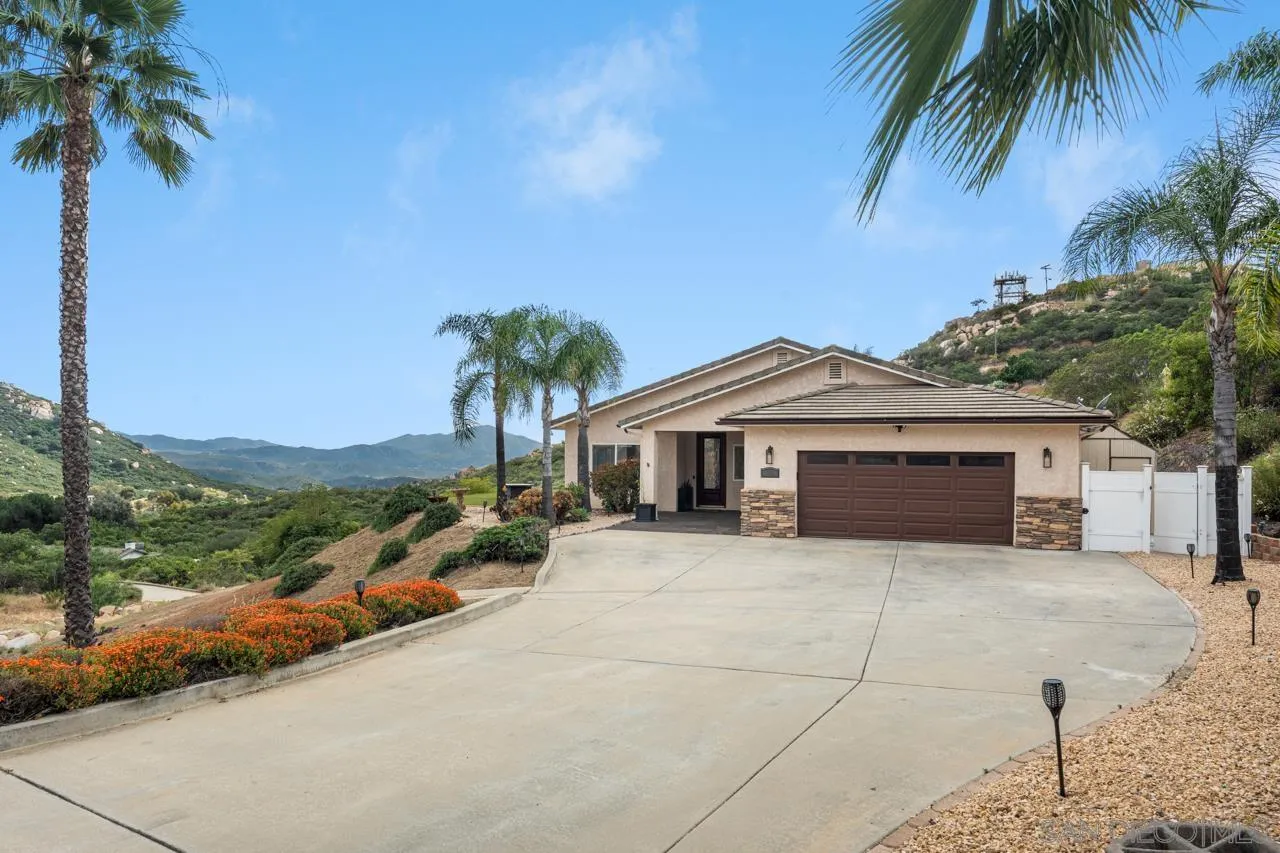 https://cdn.realtyfeed.com/cdn/127/260007989/21caecca1226ad39aae51c43b0217ae9.webp