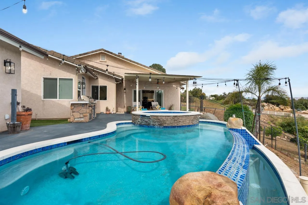 https://cdn.realtyfeed.com/cdn/127/260007989/3c9e3858f0e89a7d1606a31047facc4f.webp
