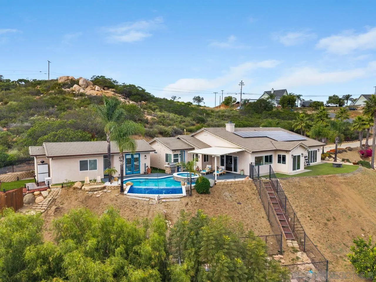 https://cdn.realtyfeed.com/cdn/127/260007989/48f1c88c019140c1d494e1ce3f3bd2c3.webp