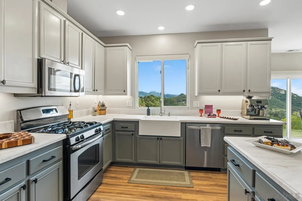 https://cdn.realtyfeed.com/cdn/127/260007989/54082efaf752c79773c82bb6d53c237e.webp