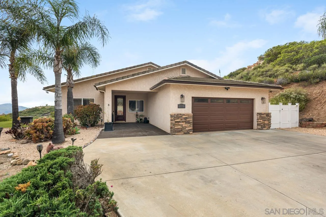 https://cdn.realtyfeed.com/cdn/127/260007989/8be6d5978f8416d7e9b59efa4d350b93.webp