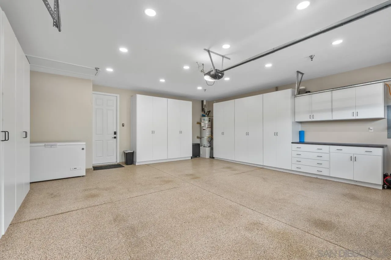 https://cdn.realtyfeed.com/cdn/127/260007989/8d3af4c818226c22c6bb9b11e5298df1.webp