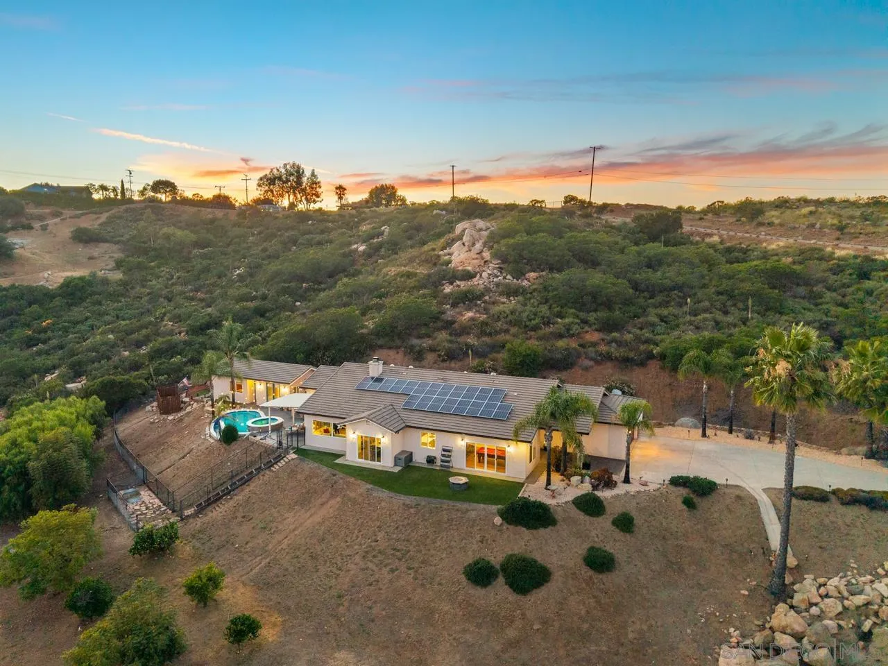 https://cdn.realtyfeed.com/cdn/127/260007989/bd77795b7dd27636163aa9615cf2f01b.webp