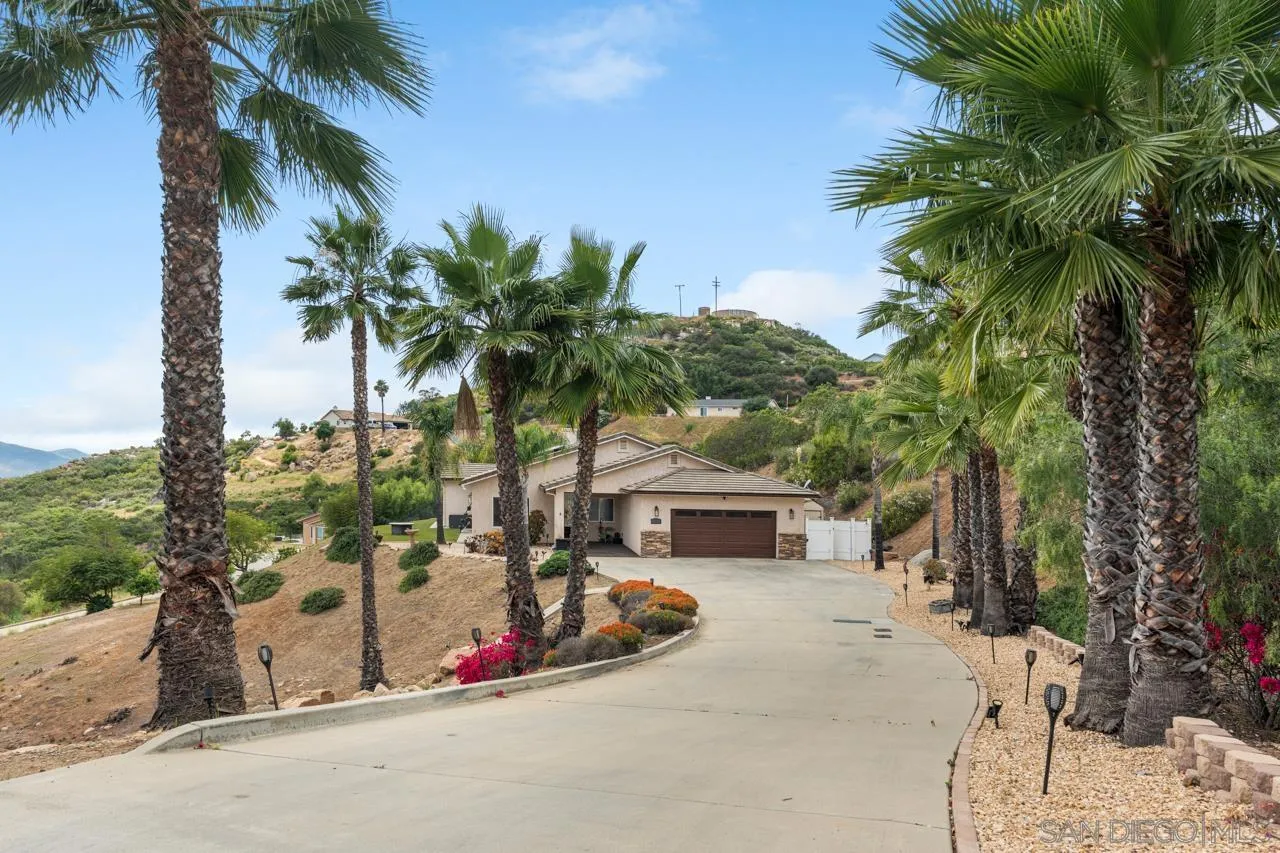 https://cdn.realtyfeed.com/cdn/127/260007989/c64519e174191d580bac2a5384844793.webp